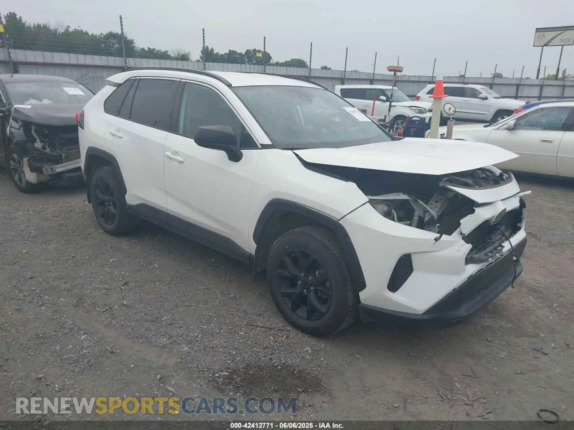 1 Photograph of a damaged car 2T3F1RFV2MC213582 TOYOTA RAV4 2021