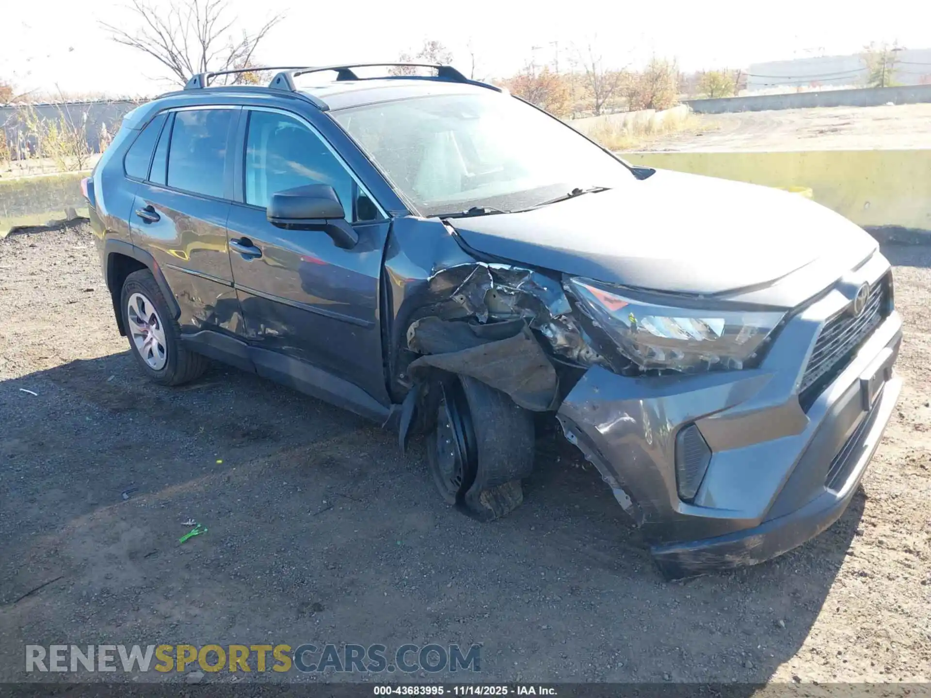 1 Photograph of a damaged car 2T3F1RFV2MW223611 TOYOTA RAV4 2021