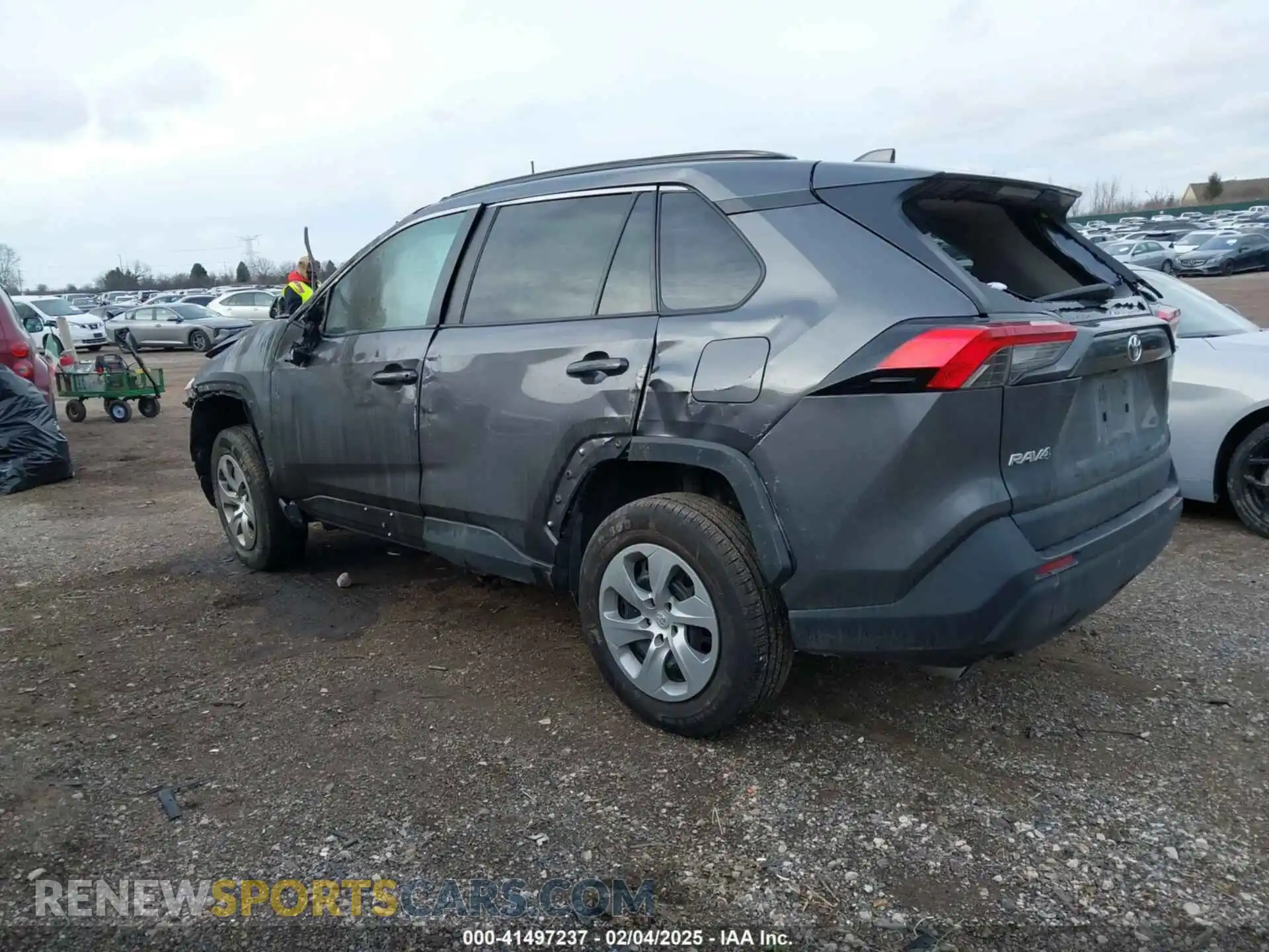 3 Photograph of a damaged car 2T3F1RFV6MC227310 TOYOTA RAV4 2021