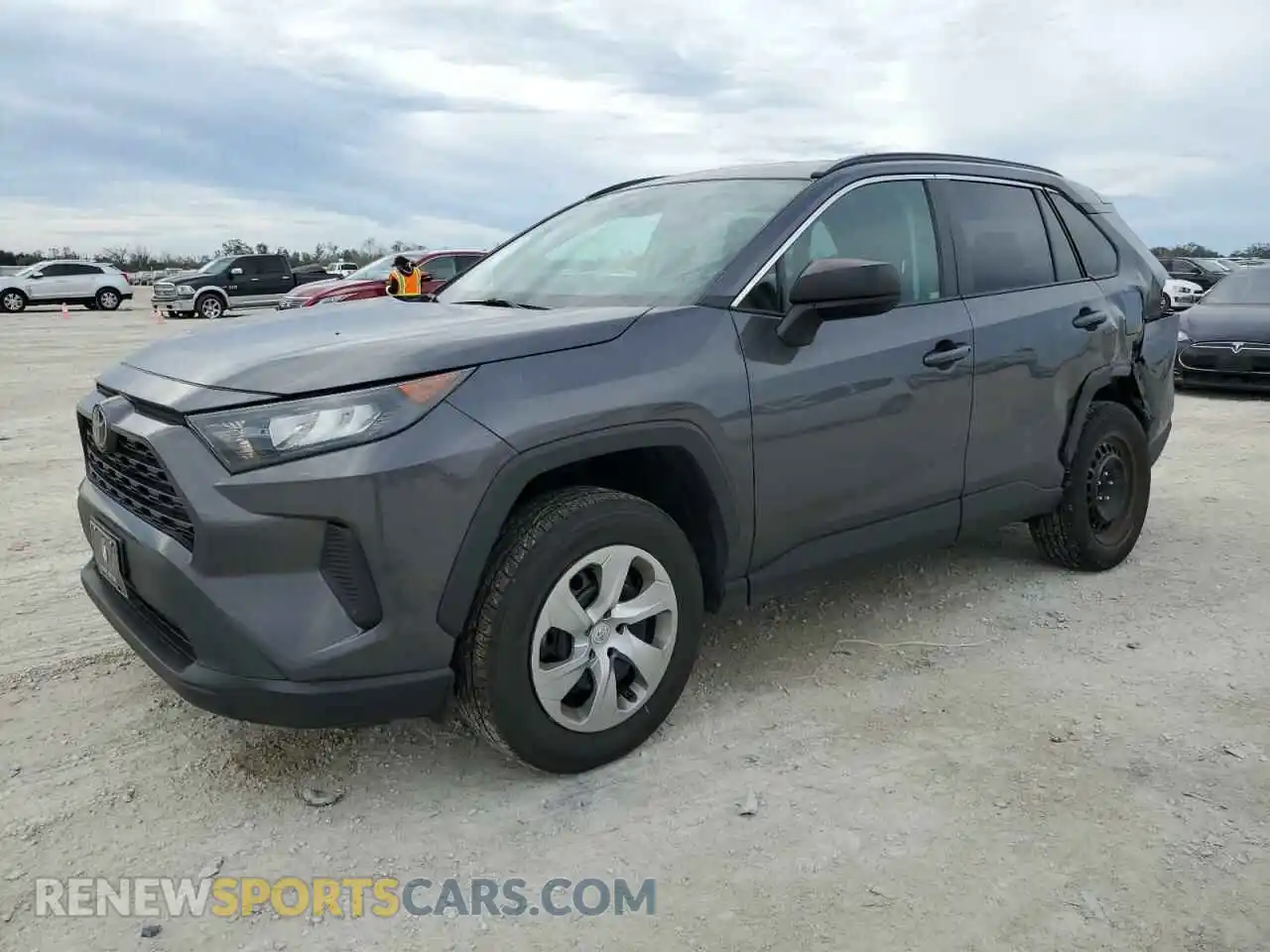 1 Photograph of a damaged car 2T3F1RFV6MW202633 TOYOTA RAV4 2021