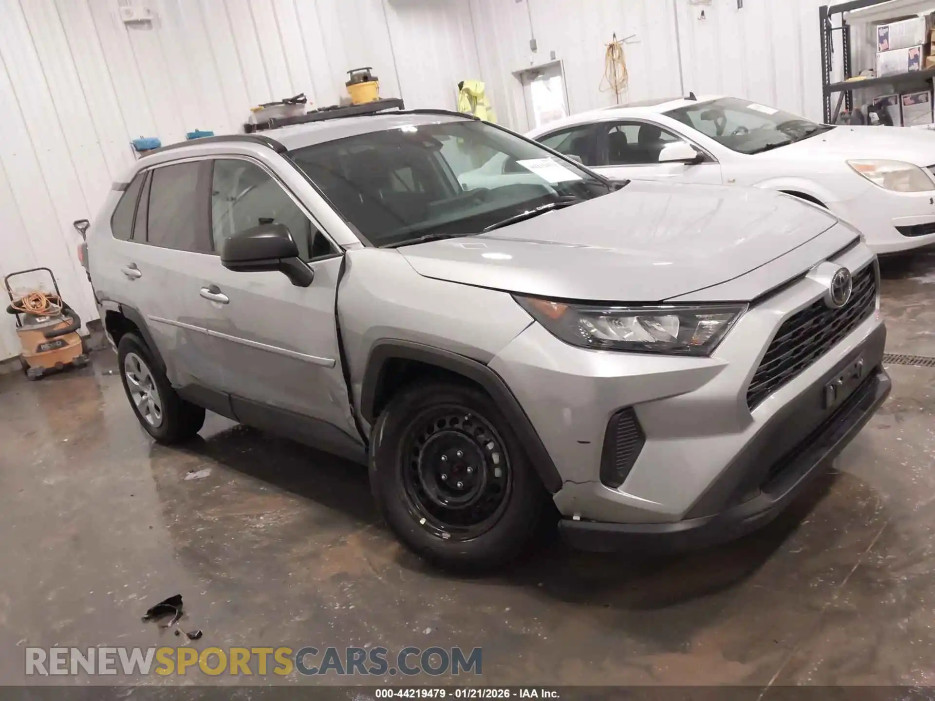 1 Photograph of a damaged car 2T3F1RFV6MW230268 TOYOTA RAV4 2021