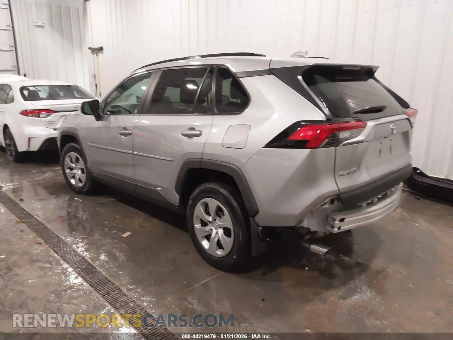 3 Photograph of a damaged car 2T3F1RFV6MW230268 TOYOTA RAV4 2021