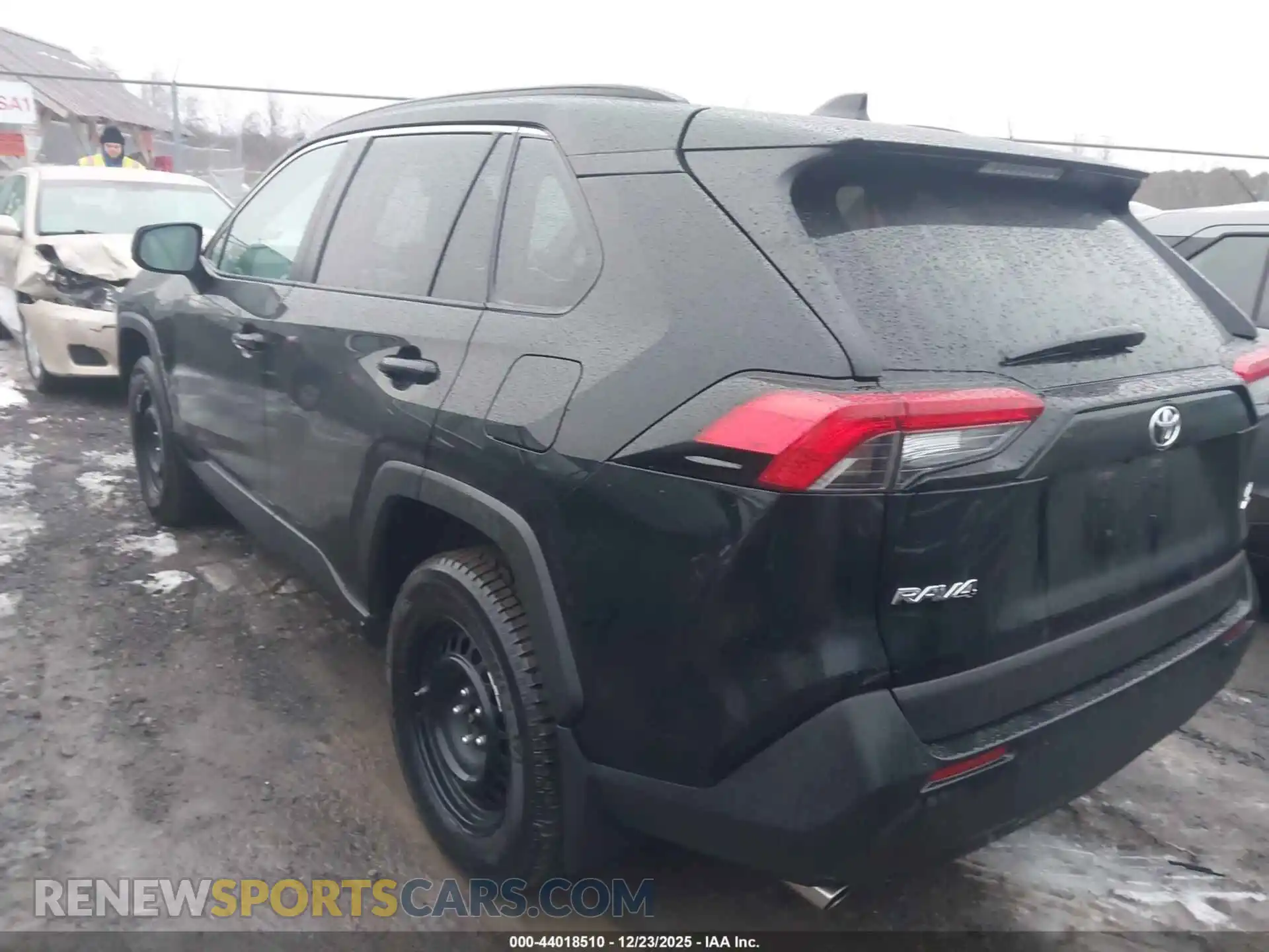 3 Photograph of a damaged car 2T3F1RFV8MC245968 TOYOTA RAV4 2021