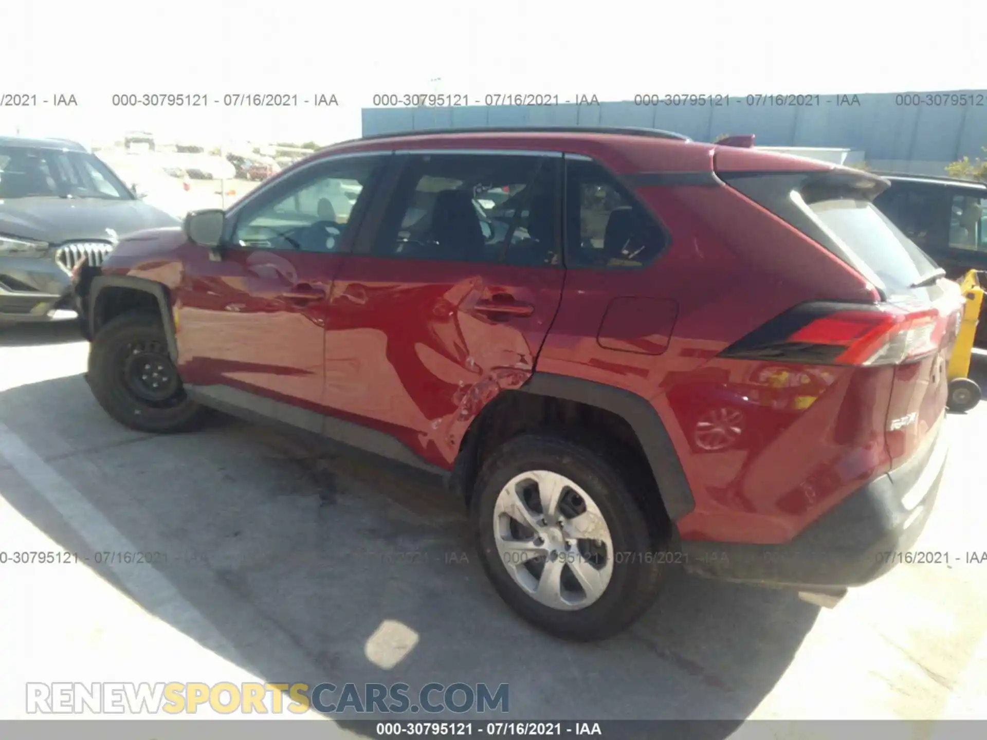 3 Photograph of a damaged car 2T3F1RFV8MW194521 TOYOTA RAV4 2021