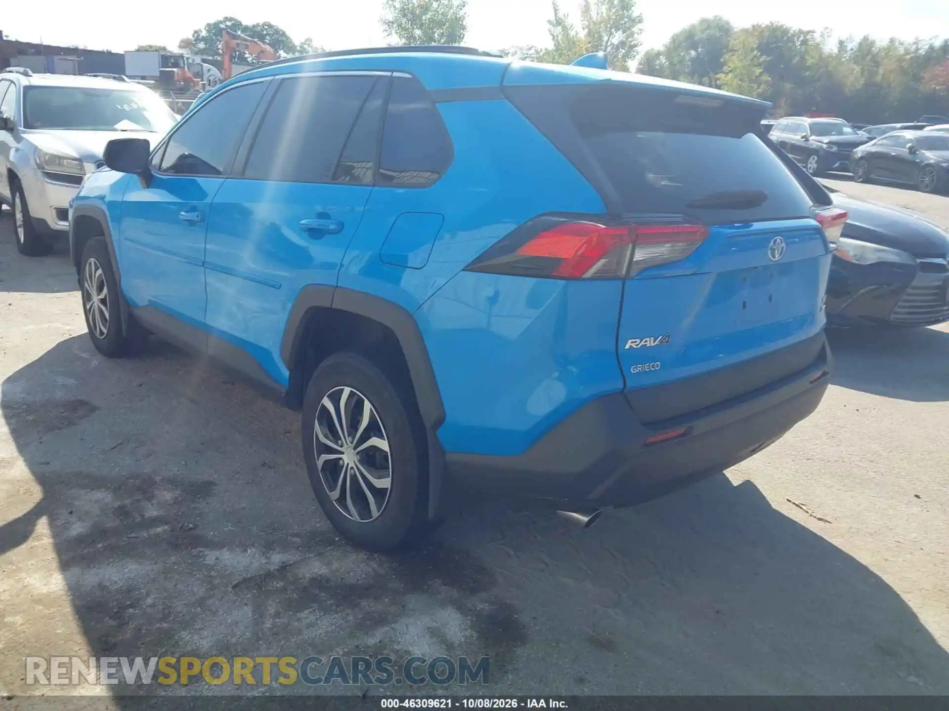 3 Photograph of a damaged car 2T3F1RFV8MW215870 TOYOTA RAV4 2021