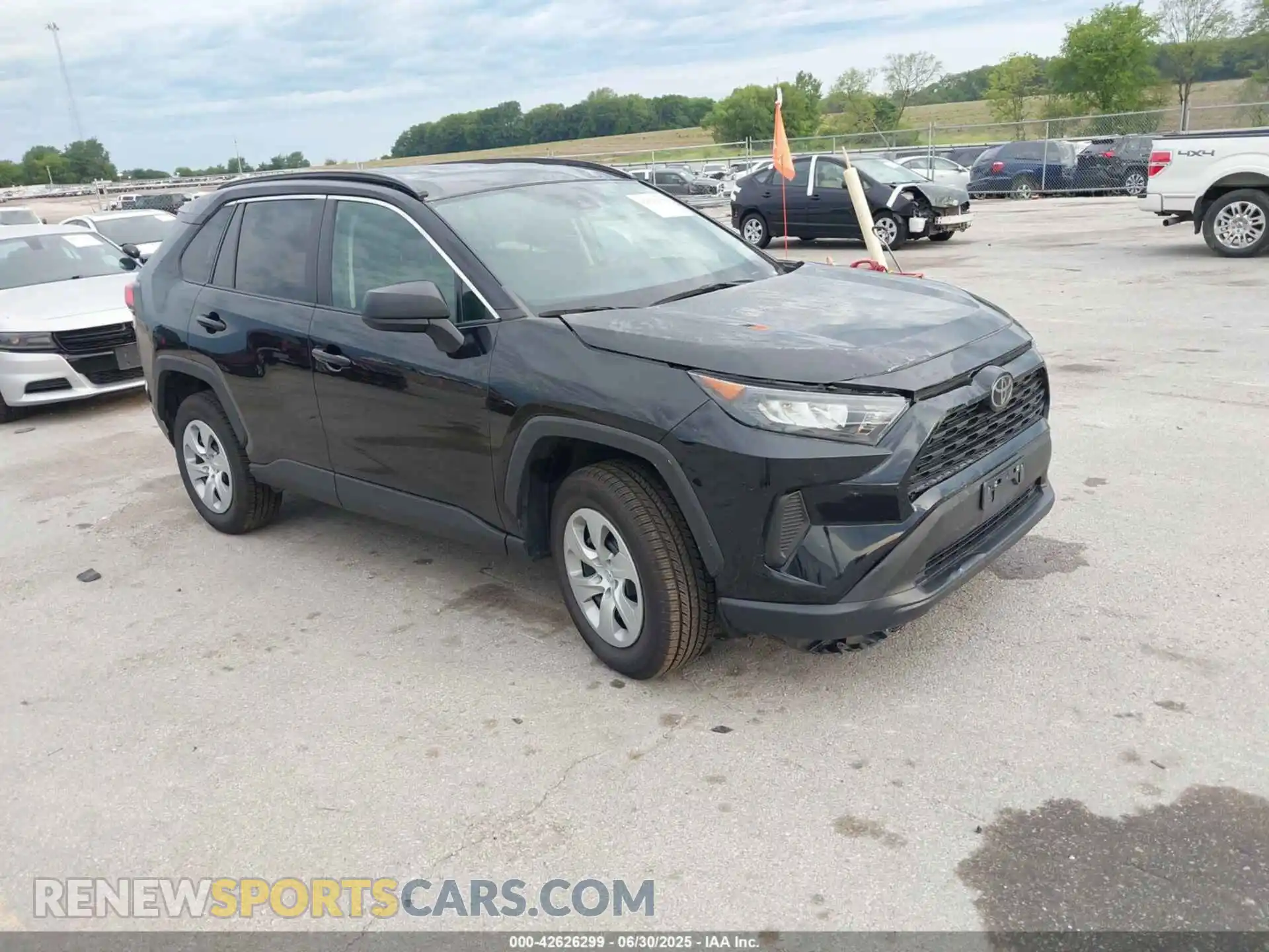 1 Photograph of a damaged car 2T3F1RFV8MW228120 TOYOTA RAV4 2021