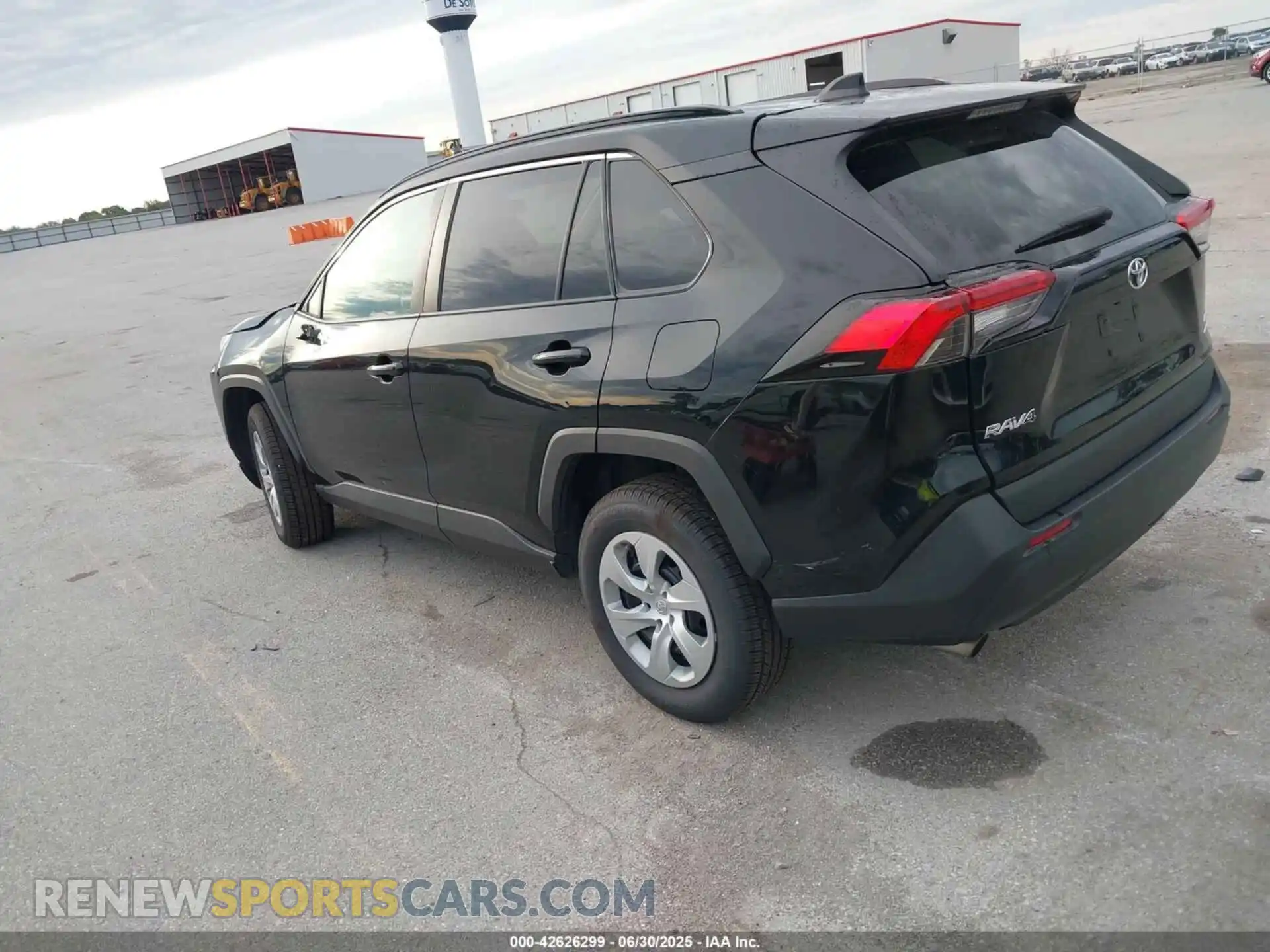3 Photograph of a damaged car 2T3F1RFV8MW228120 TOYOTA RAV4 2021