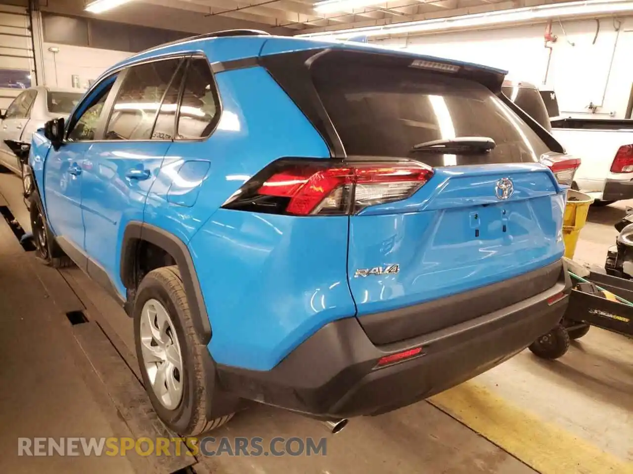3 Photograph of a damaged car 2T3F1RFV8MW232054 TOYOTA RAV4 2021