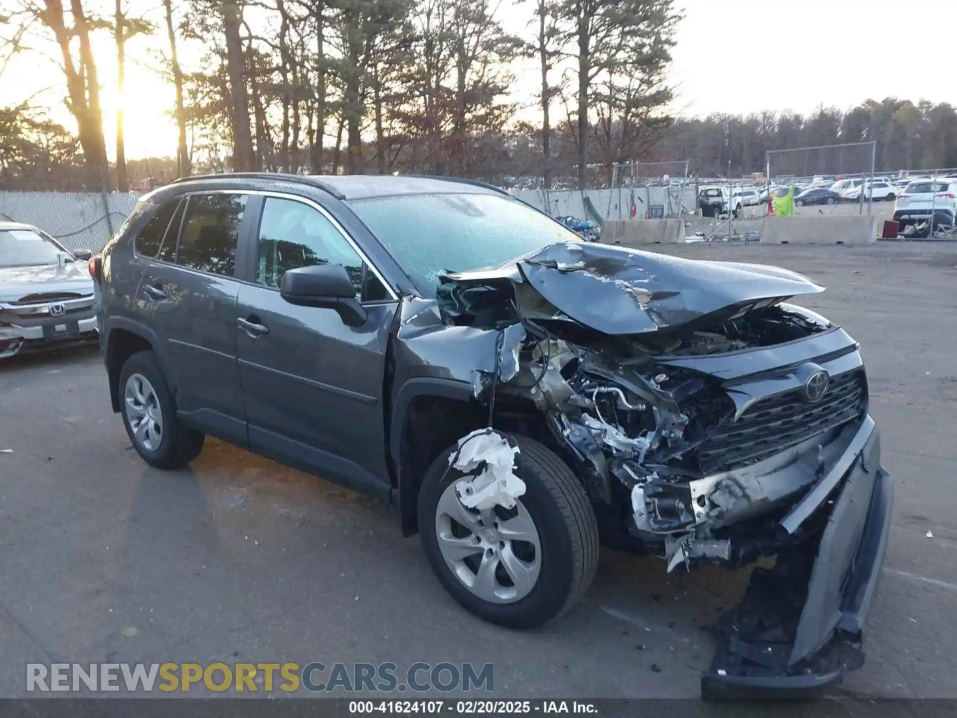 1 Photograph of a damaged car 2T3F1RFV9MC166485 TOYOTA RAV4 2021