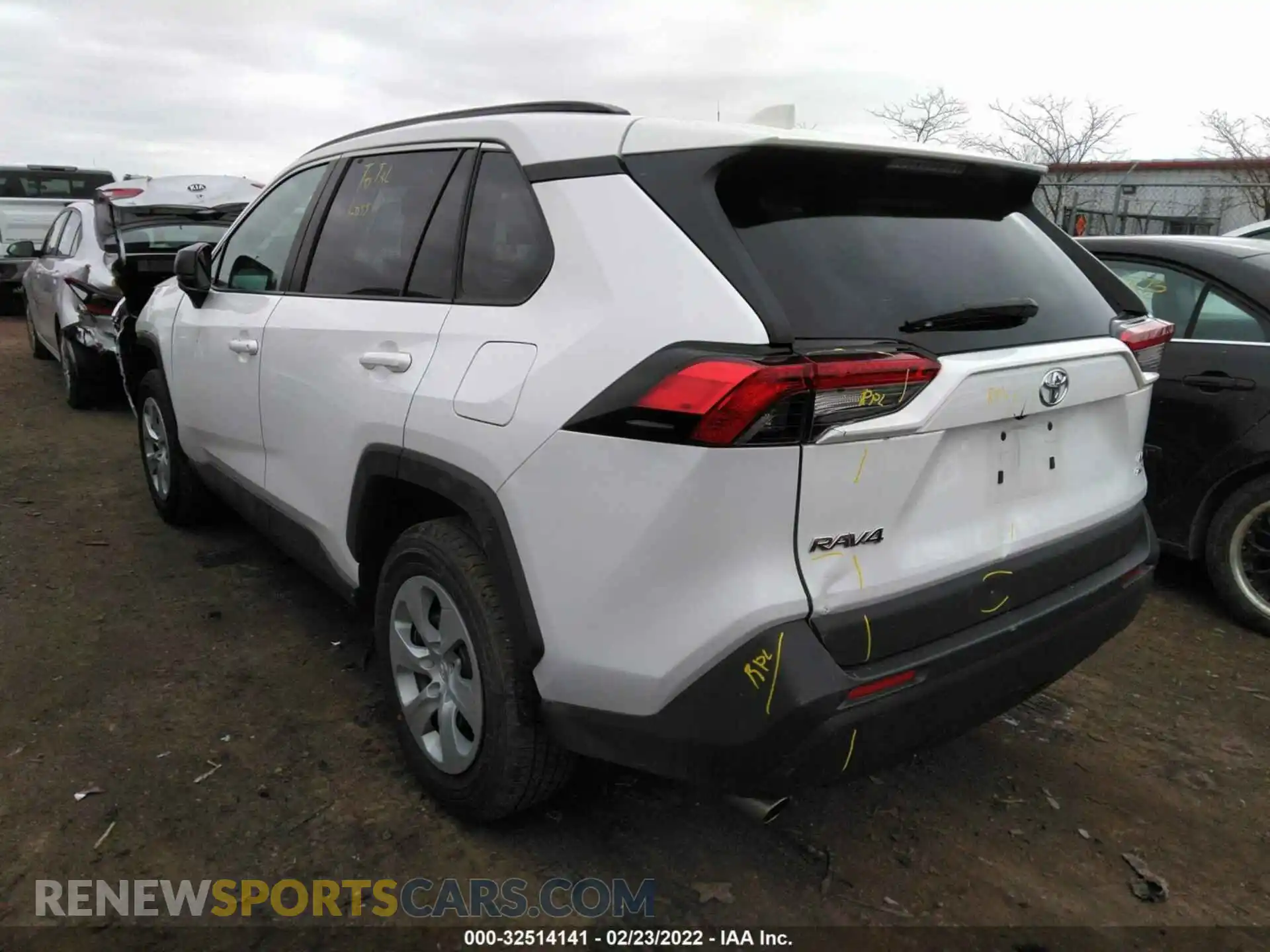 3 Photograph of a damaged car 2T3F1RFV9MW194415 TOYOTA RAV4 2021