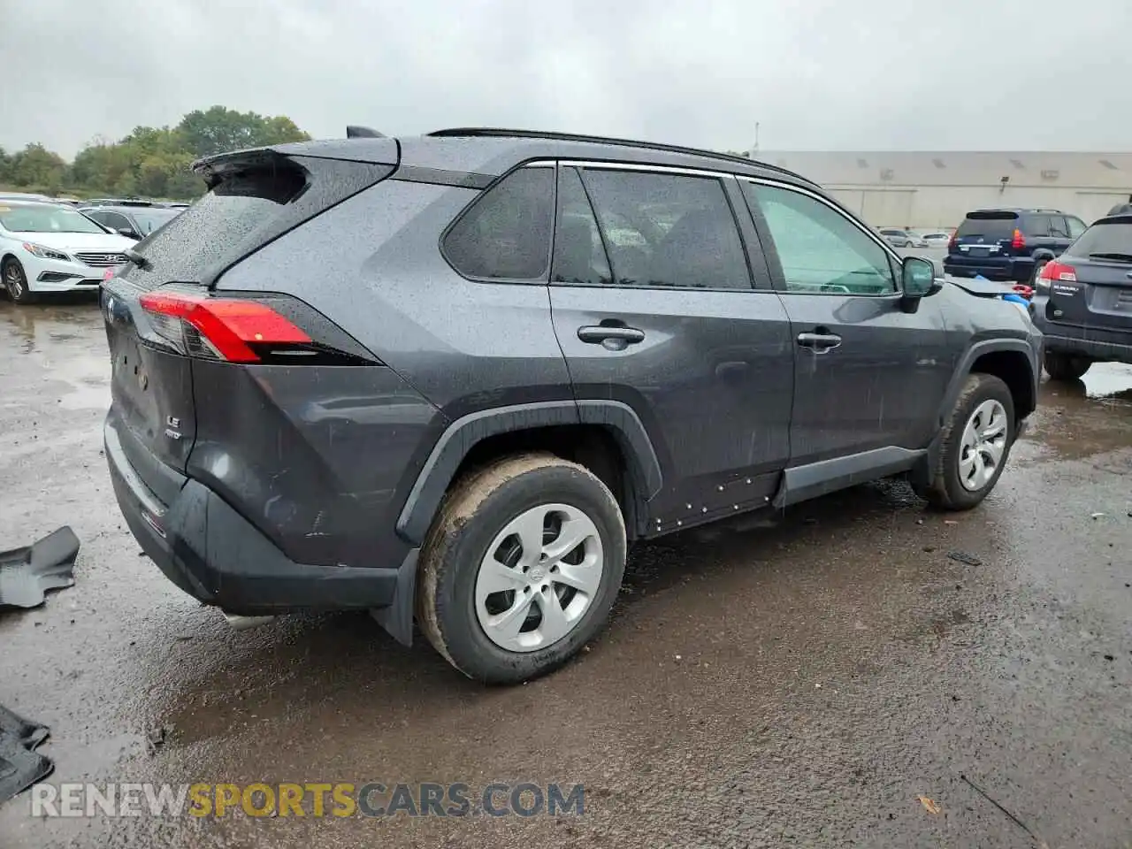 3 Photograph of a damaged car 2T3G1RFV0MC161647 TOYOTA RAV4 2021