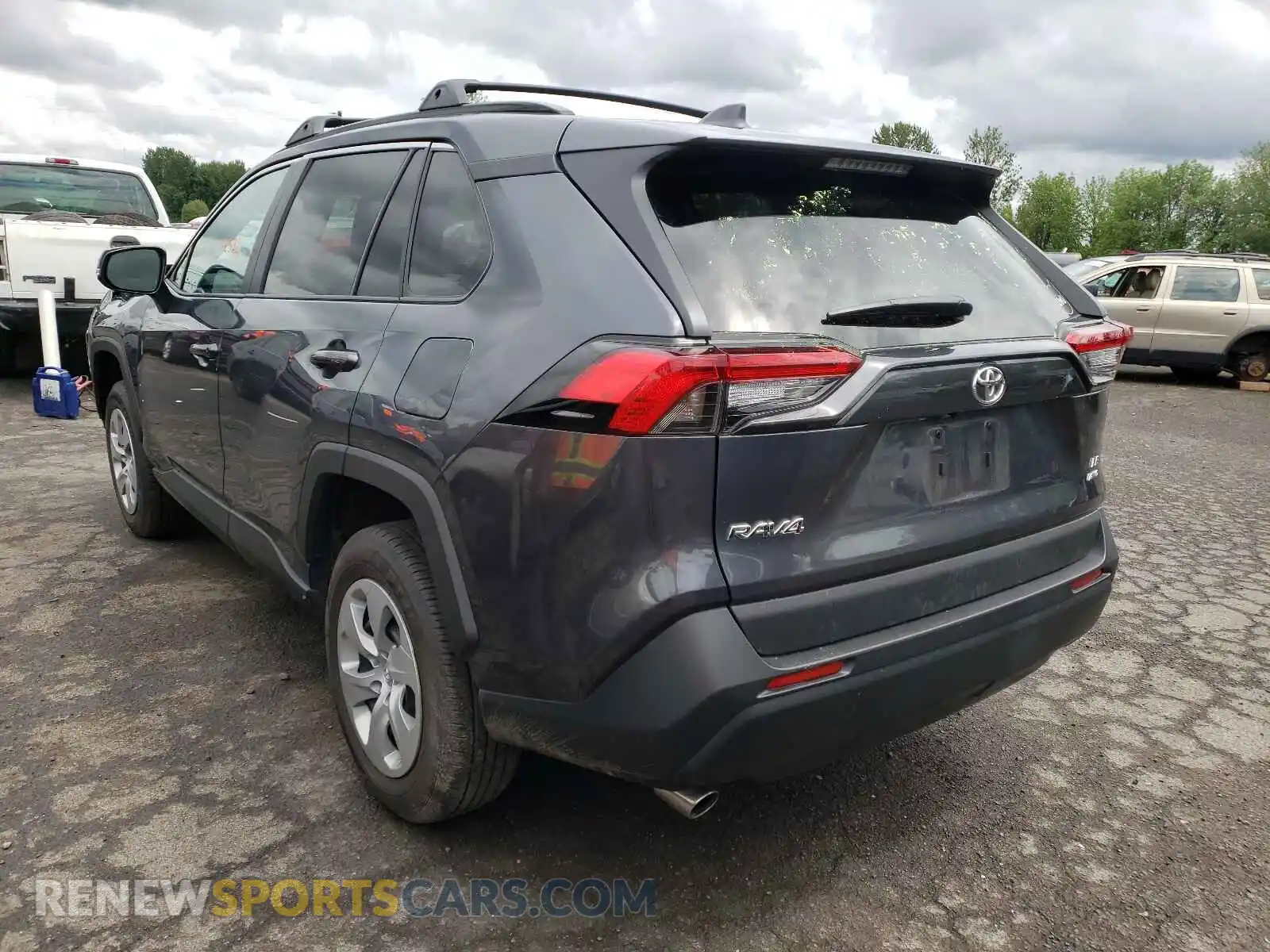 3 Photograph of a damaged car 2T3G1RFV0MW147696 TOYOTA RAV4 2021