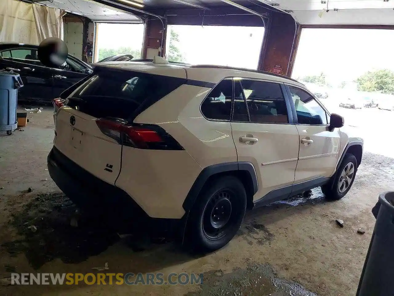 3 Photograph of a damaged car 2T3G1RFV1MC166713 TOYOTA RAV4 2021