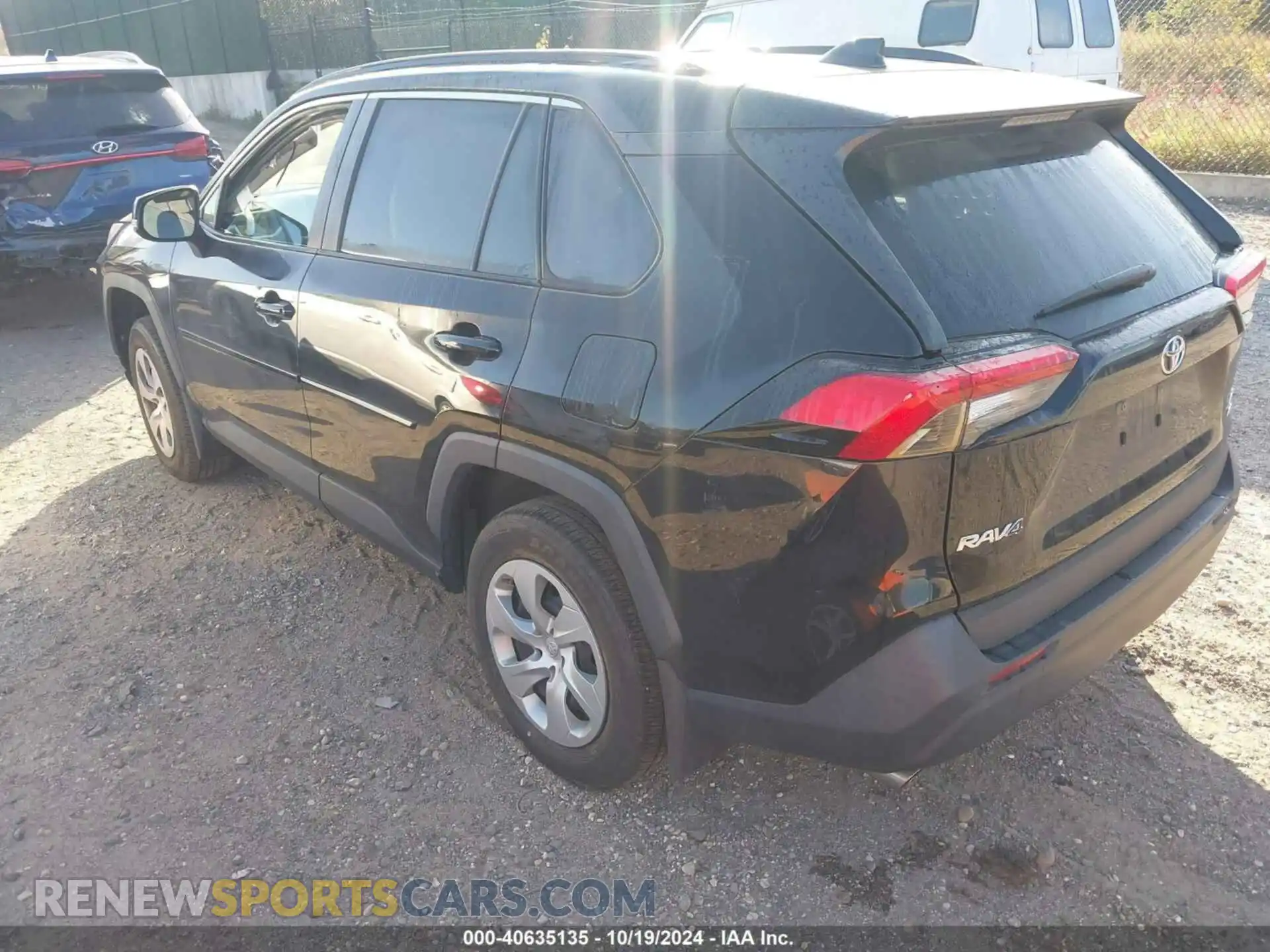 3 Photograph of a damaged car 2T3G1RFV2MC232377 TOYOTA RAV4 2021