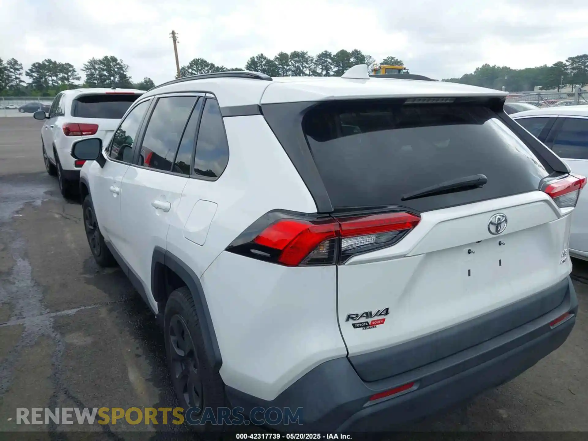 3 Photograph of a damaged car 2T3G1RFV3MC170262 TOYOTA RAV4 2021