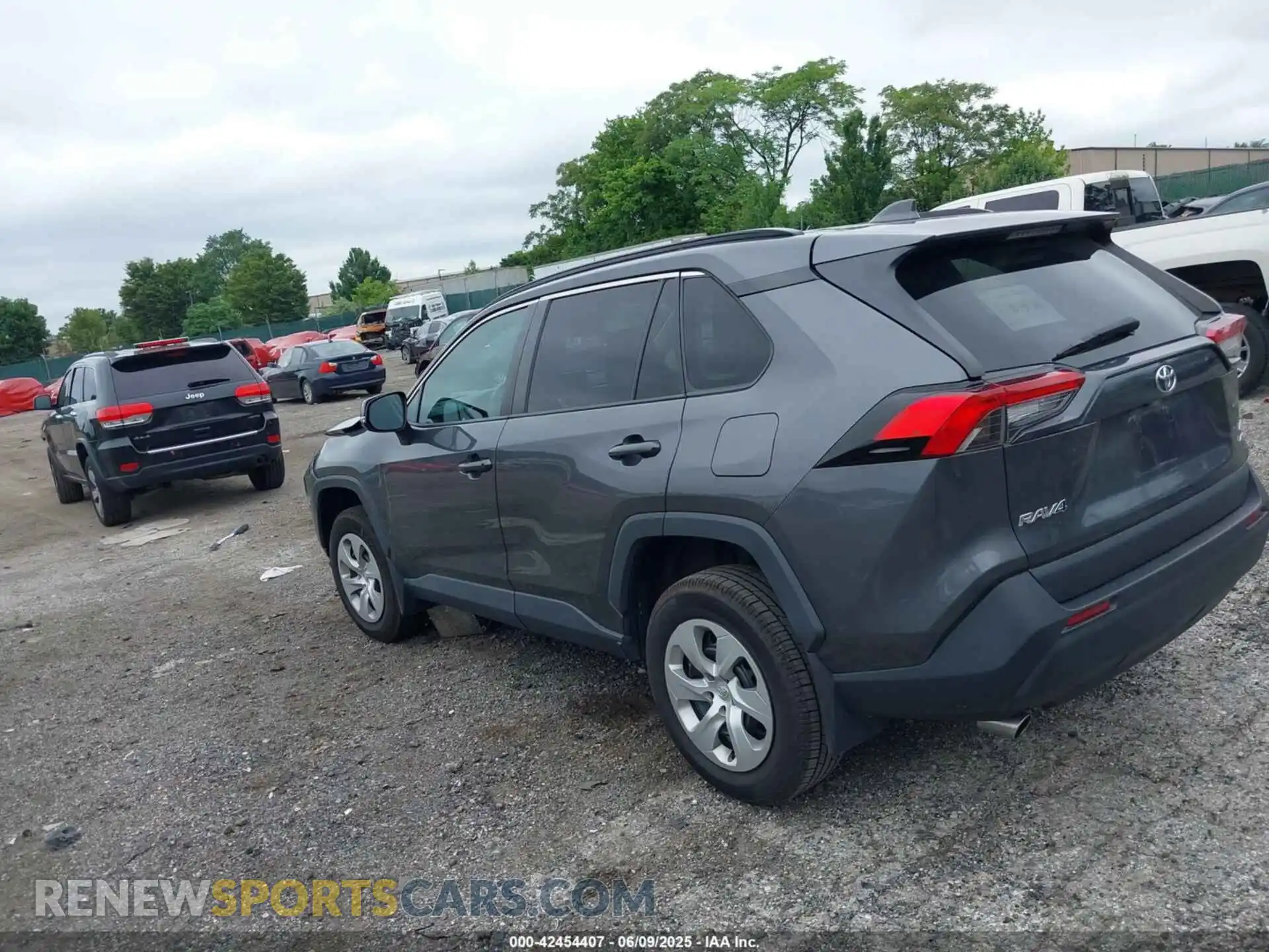3 Photograph of a damaged car 2T3G1RFV3MC190589 TOYOTA RAV4 2021