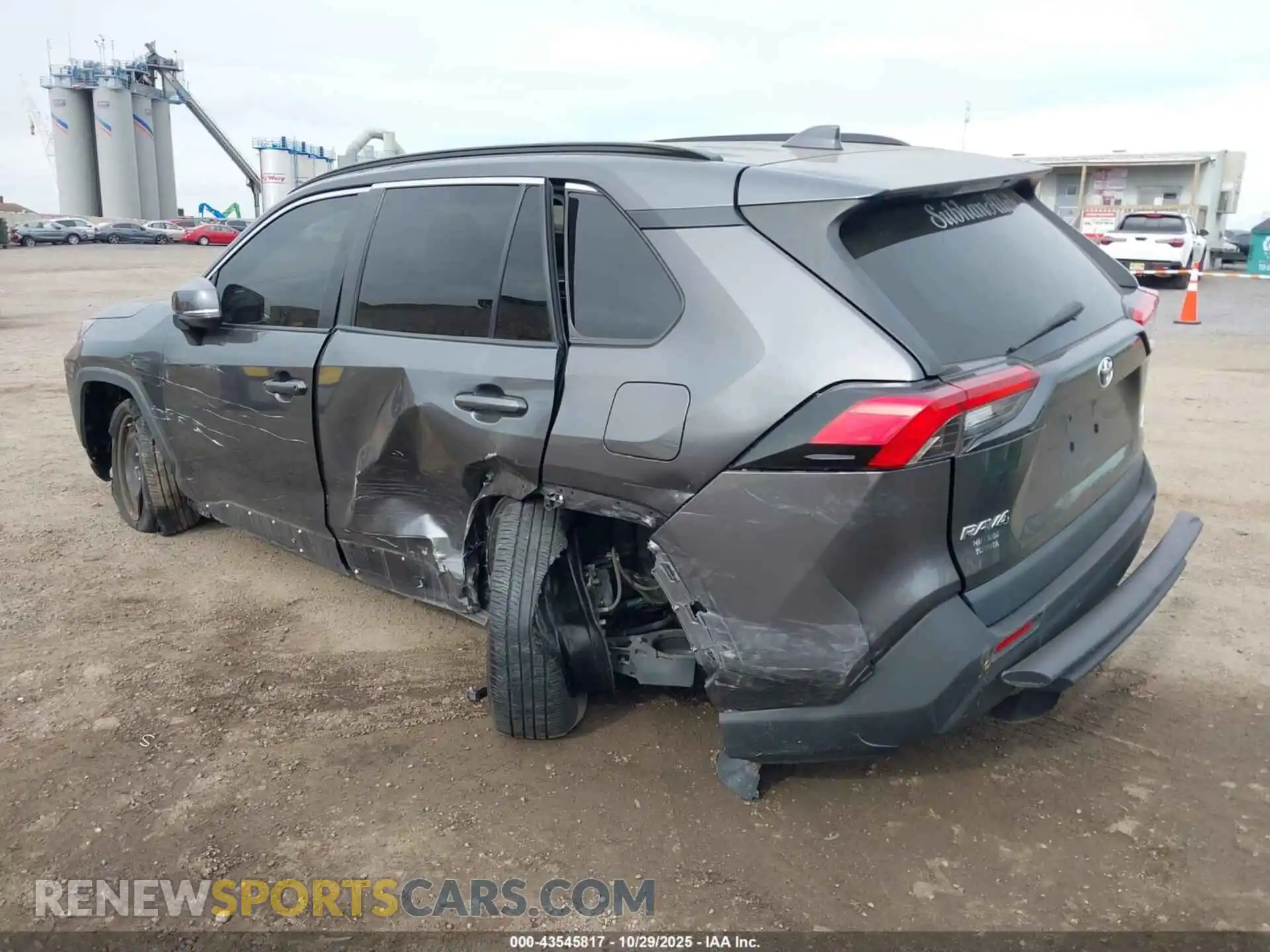 3 Photograph of a damaged car 2T3G1RFV5MC231790 TOYOTA RAV4 2021