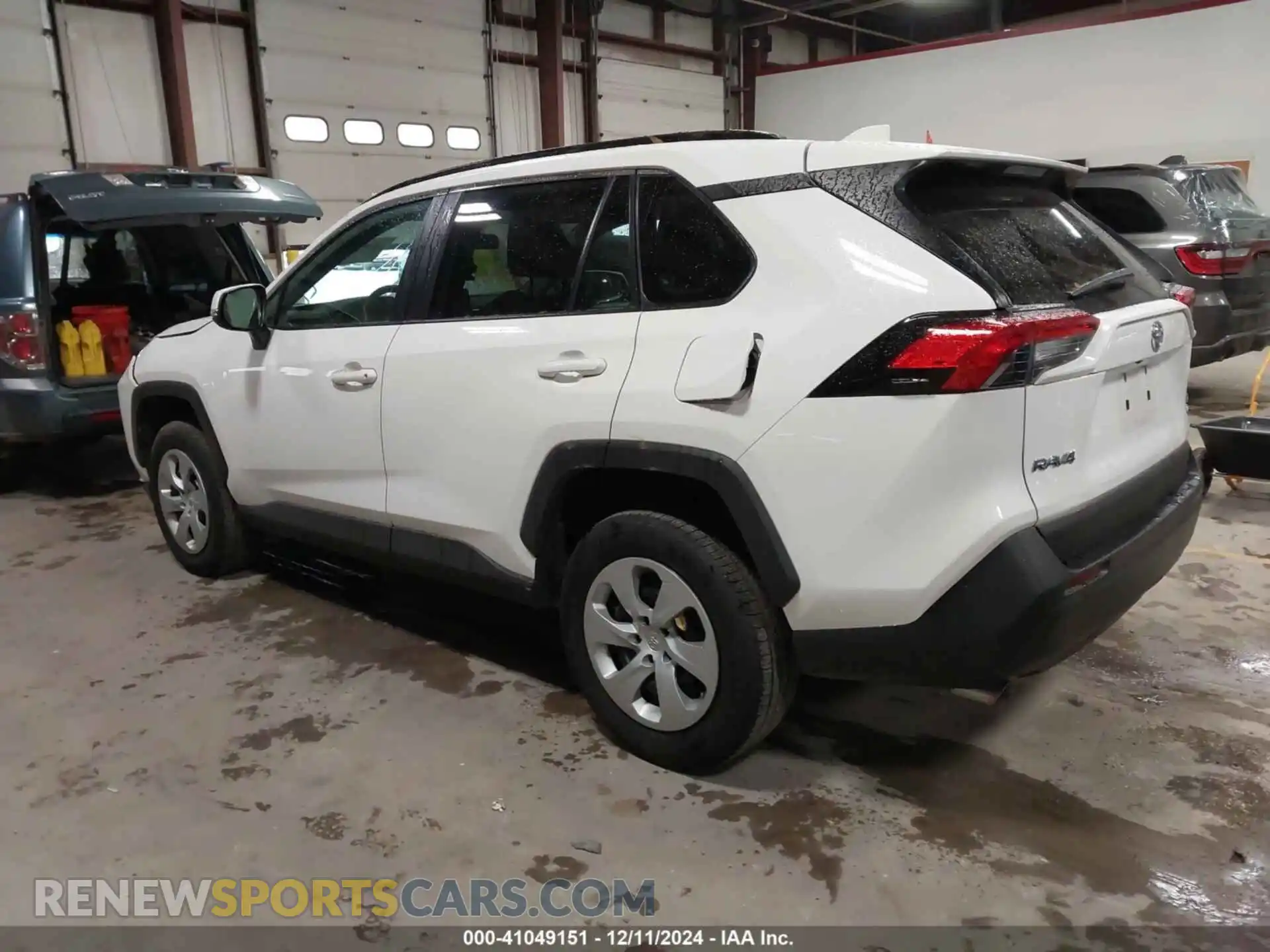 3 Photograph of a damaged car 2T3G1RFV5MC237556 TOYOTA RAV4 2021