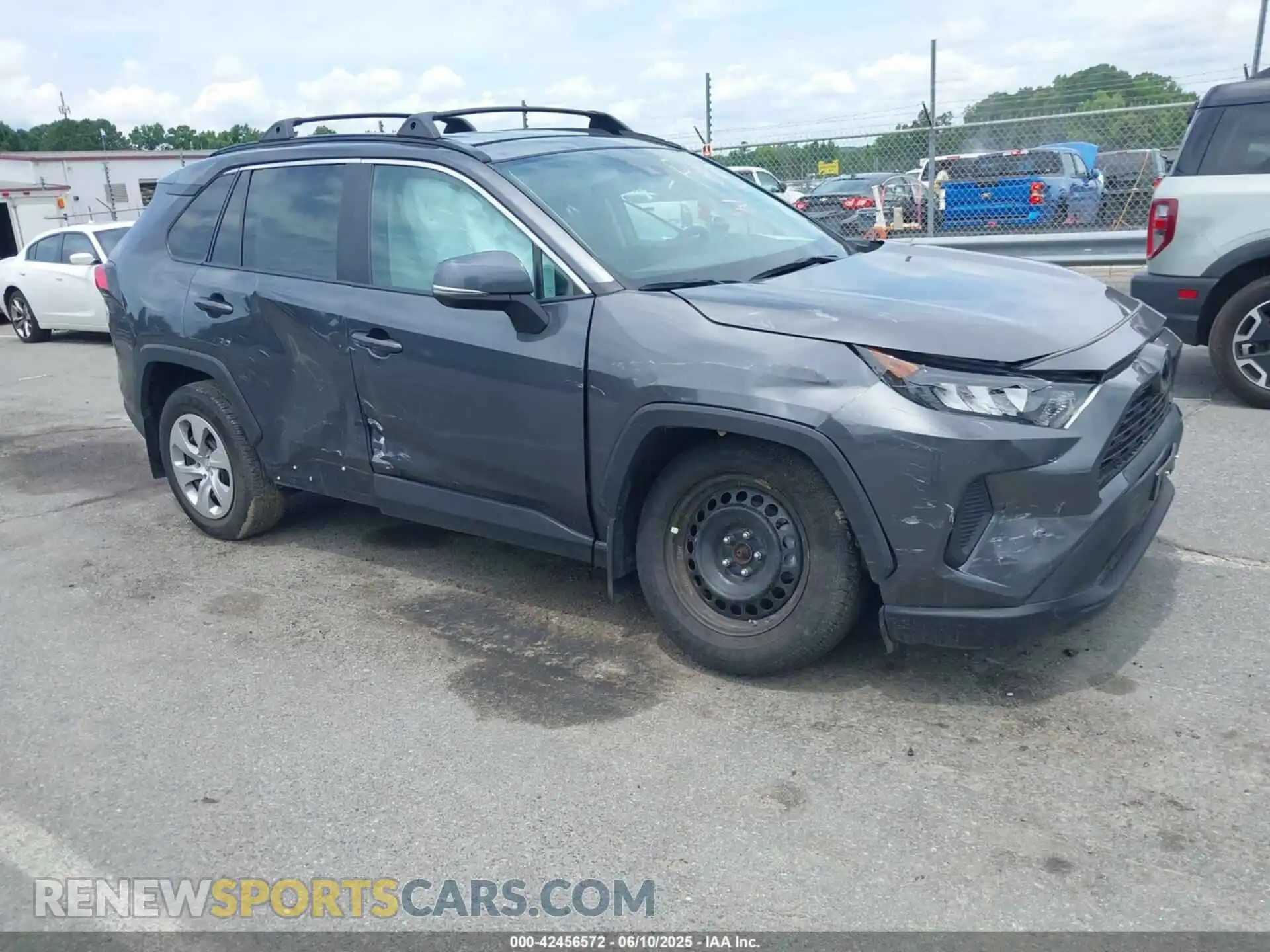 1 Photograph of a damaged car 2T3G1RFV7MW140437 TOYOTA RAV4 2021