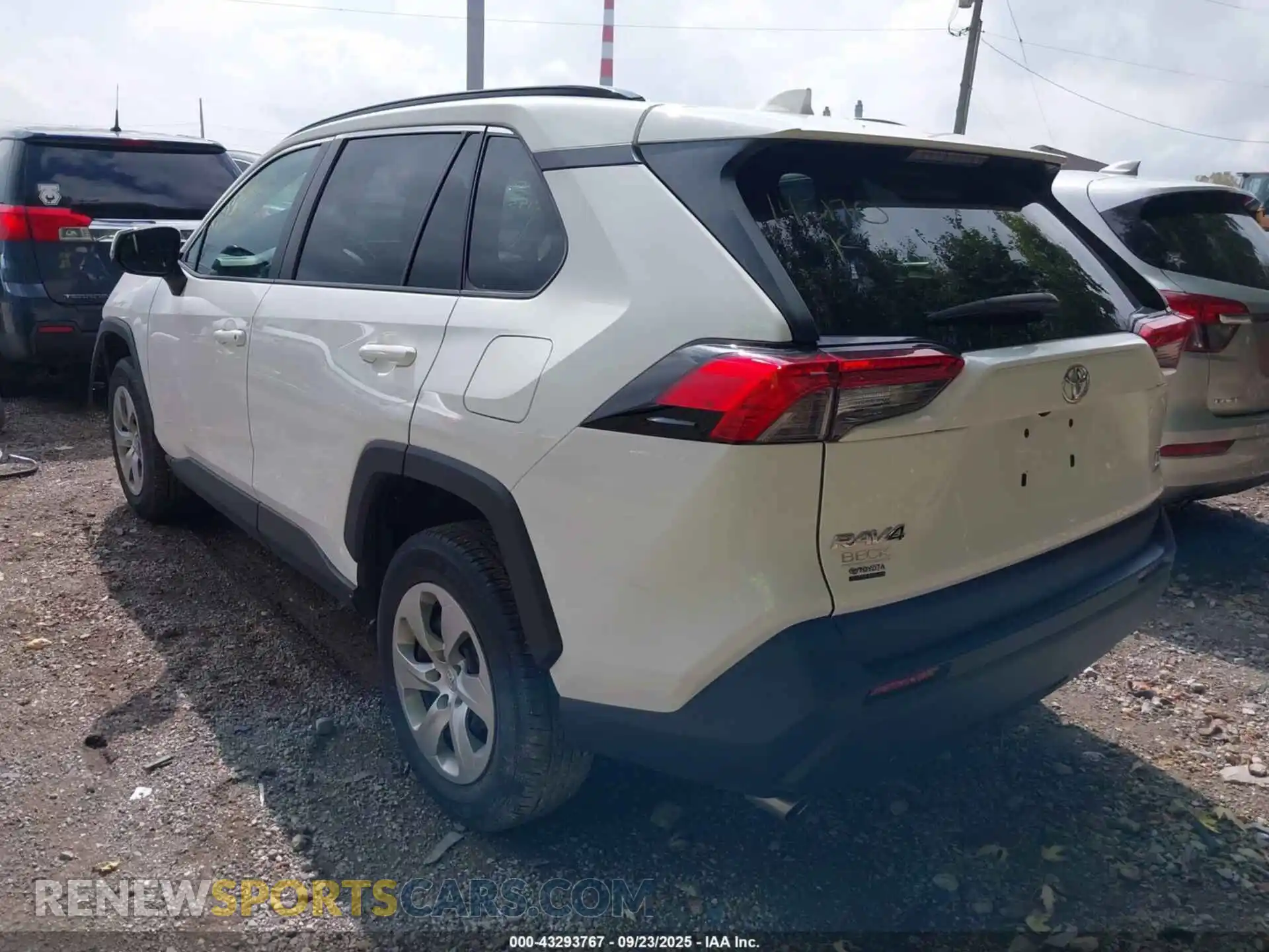 3 Photograph of a damaged car 2T3G1RFV7MW145170 TOYOTA RAV4 2021