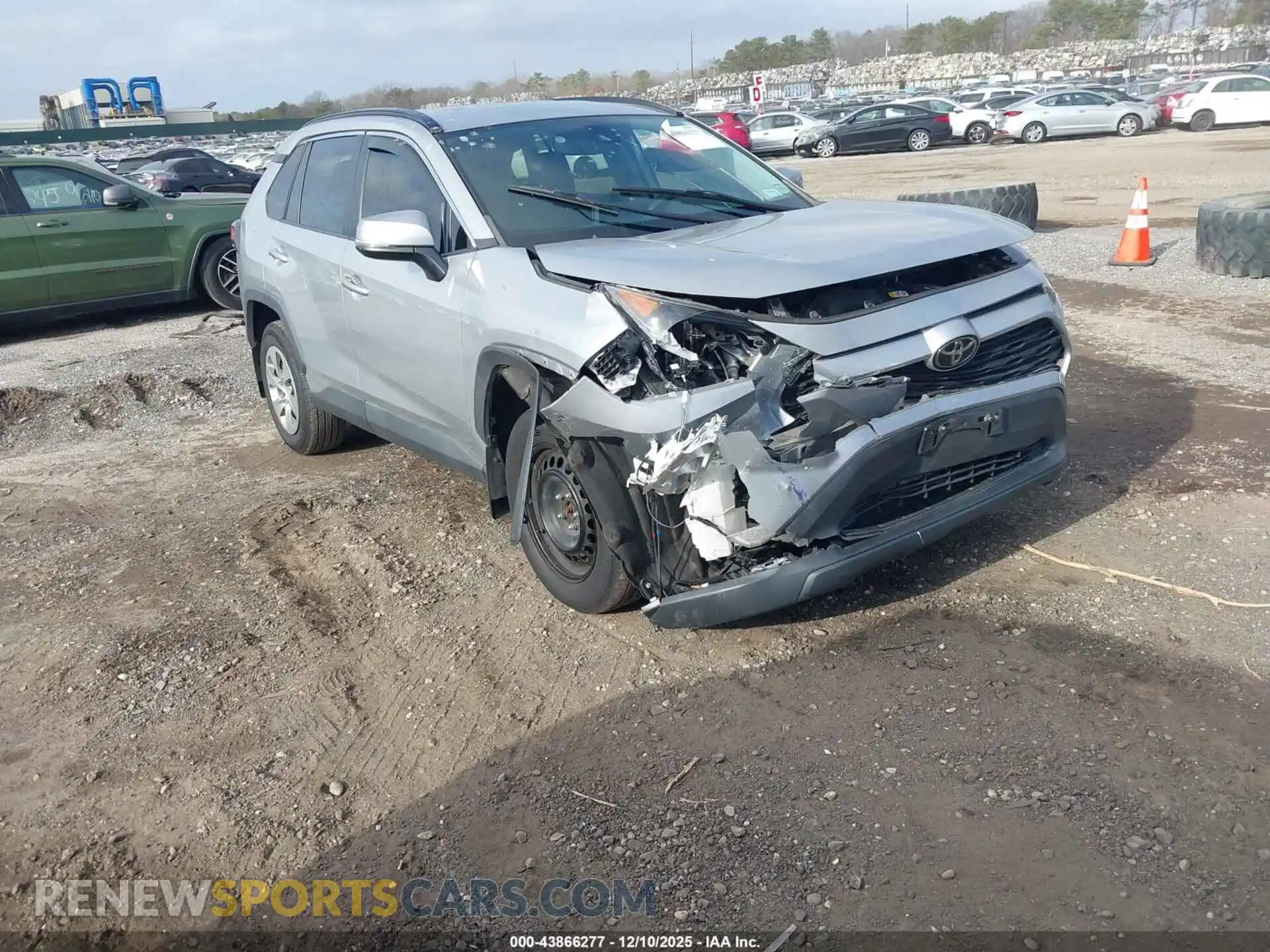 1 Photograph of a damaged car 2T3G1RFV7MW152491 TOYOTA RAV4 2021