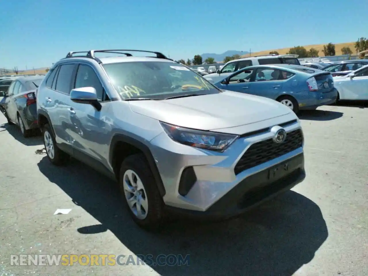 1 Photograph of a damaged car 2T3G1RFV7MW167167 TOYOTA RAV4 2021