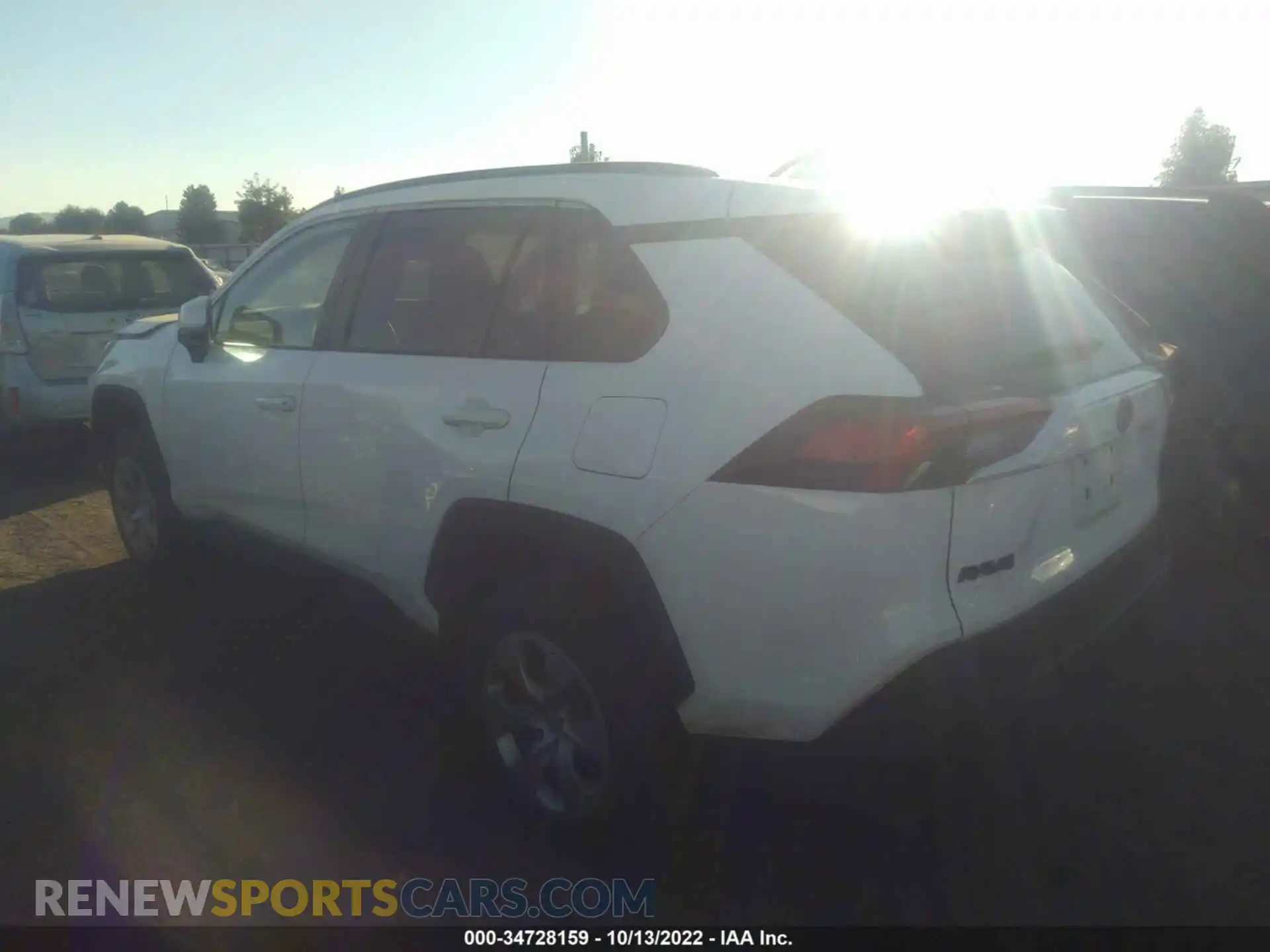3 Photograph of a damaged car 2T3G1RFV8MC165154 TOYOTA RAV4 2021