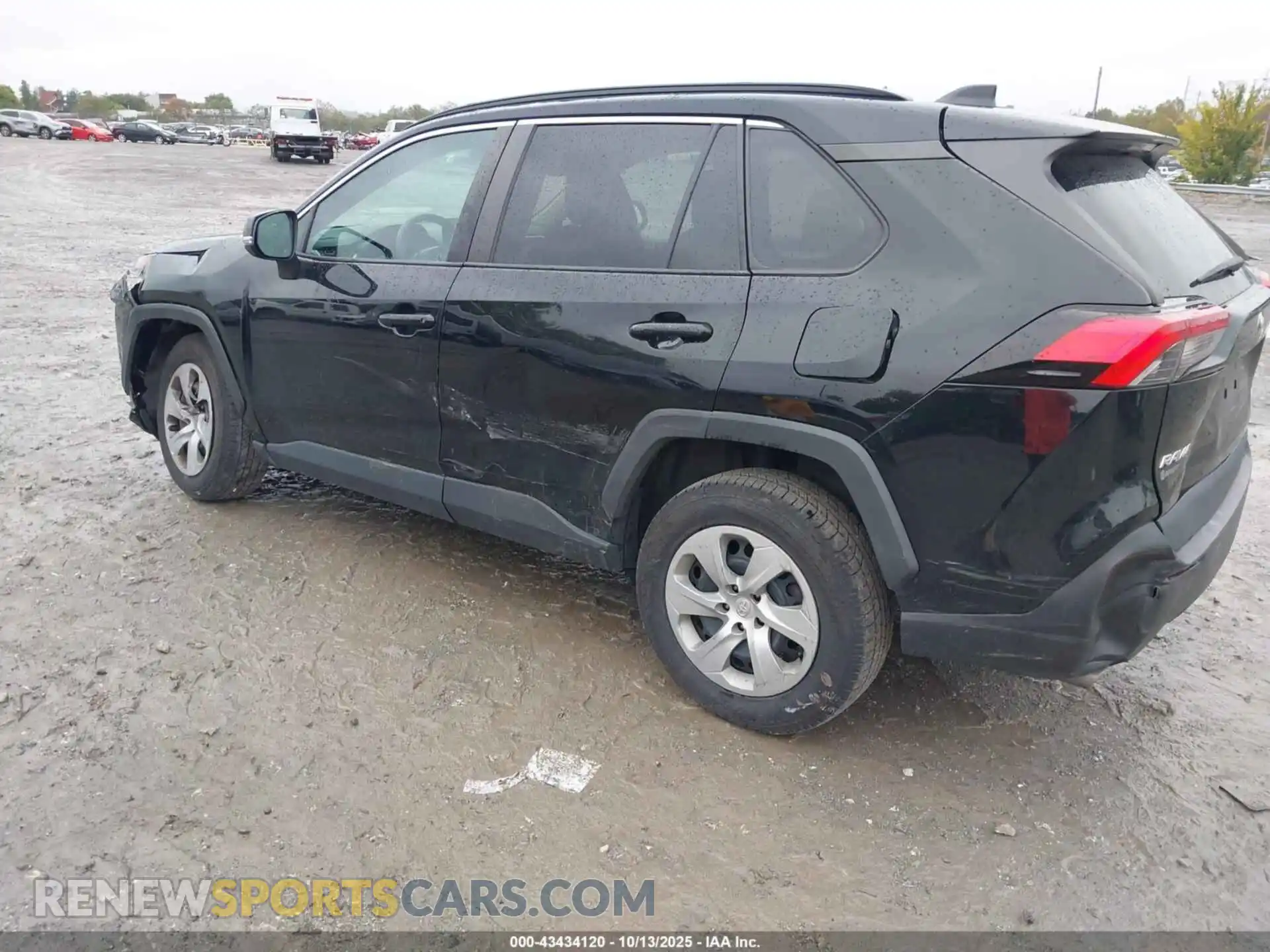 3 Photograph of a damaged car 2T3G1RFVXMC165947 TOYOTA RAV4 2021
