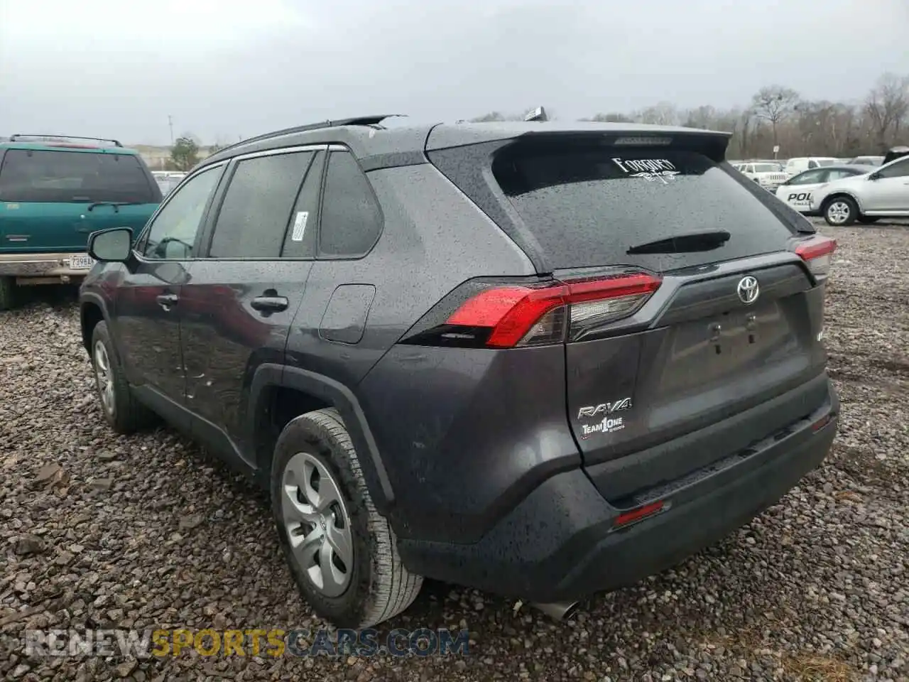 3 Photograph of a damaged car 2T3H1RFV0MC103235 TOYOTA RAV4 2021