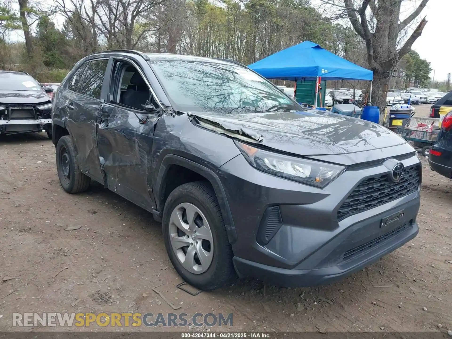 1 Photograph of a damaged car 2T3H1RFV0MC113733 TOYOTA RAV4 2021