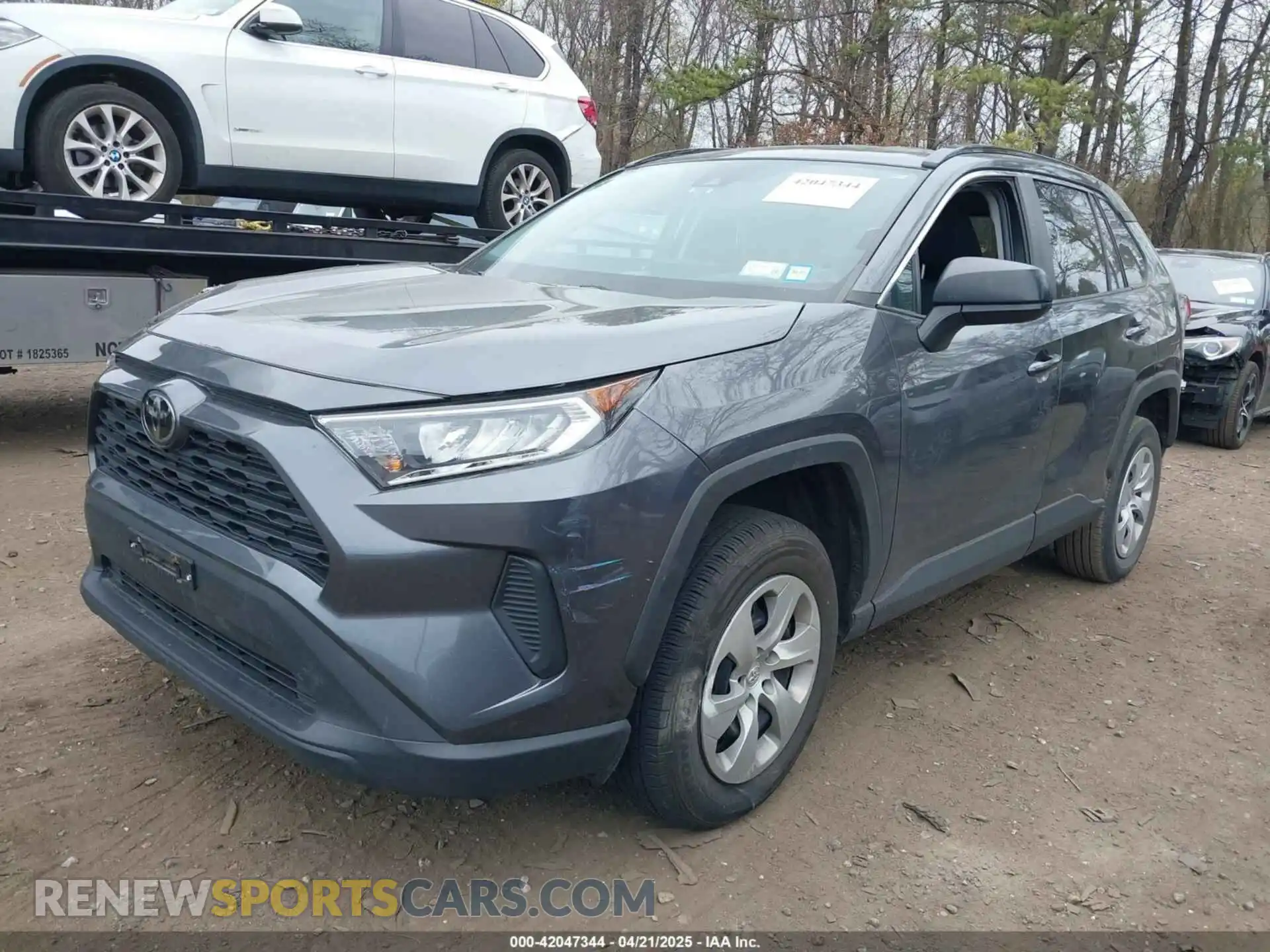 2 Photograph of a damaged car 2T3H1RFV0MC113733 TOYOTA RAV4 2021