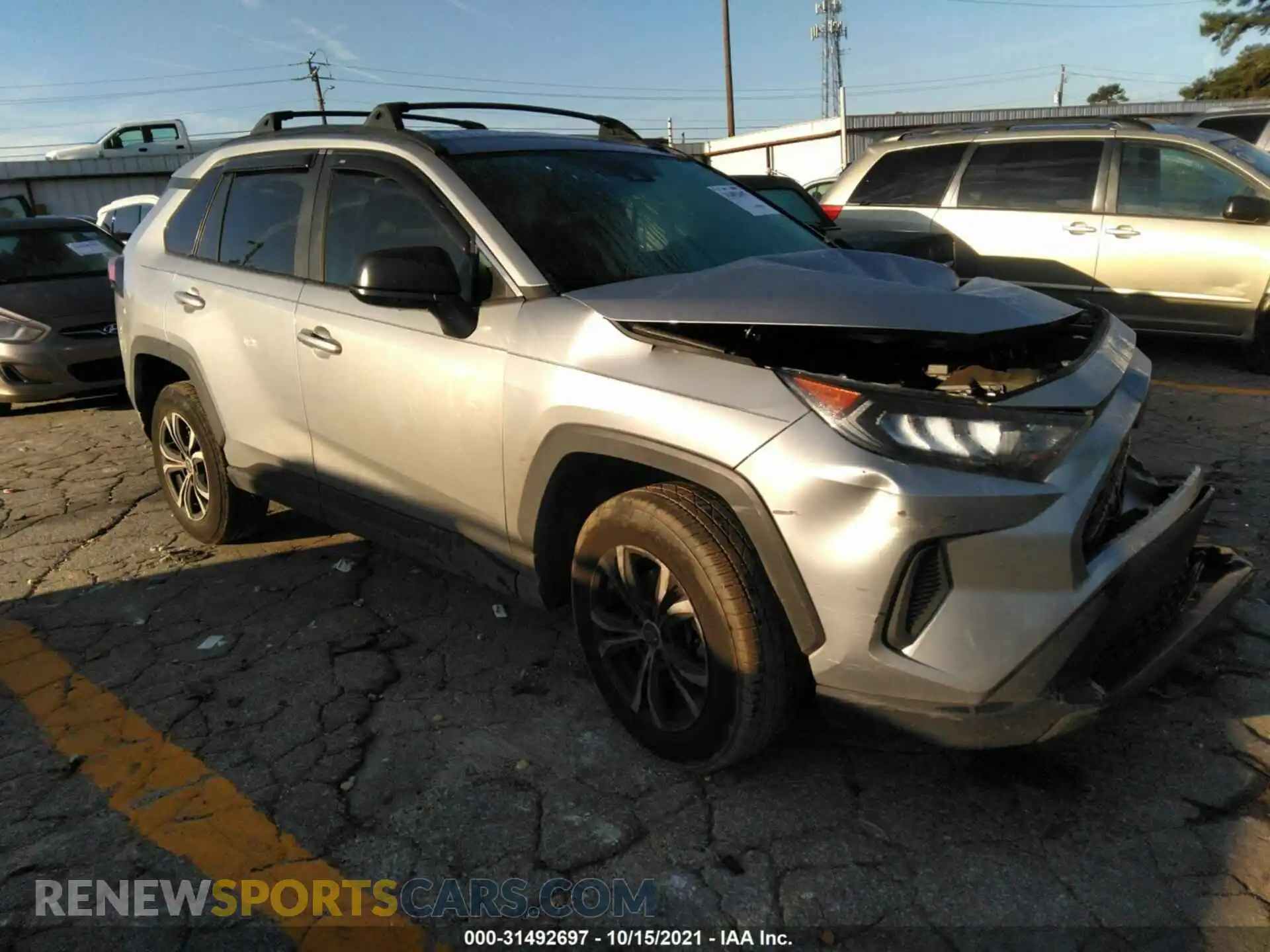 1 Photograph of a damaged car 2T3H1RFV0MC119015 TOYOTA RAV4 2021