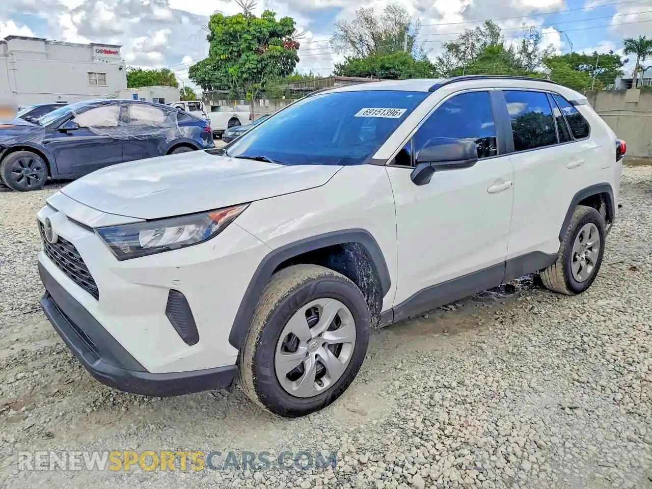 1 Photograph of a damaged car 2T3H1RFV0MC134825 TOYOTA RAV4 2021