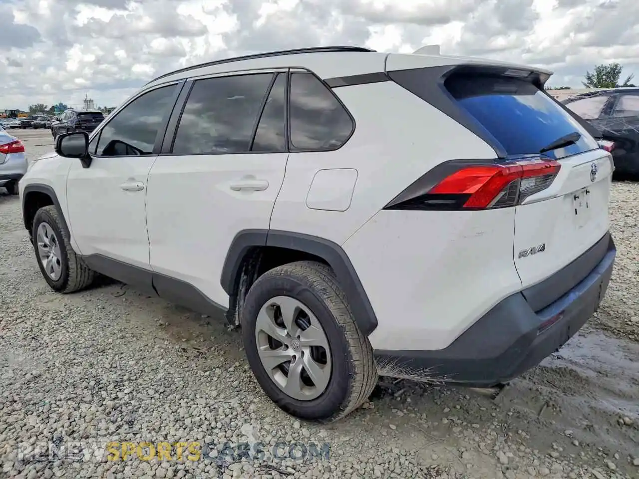 2 Photograph of a damaged car 2T3H1RFV0MC134825 TOYOTA RAV4 2021