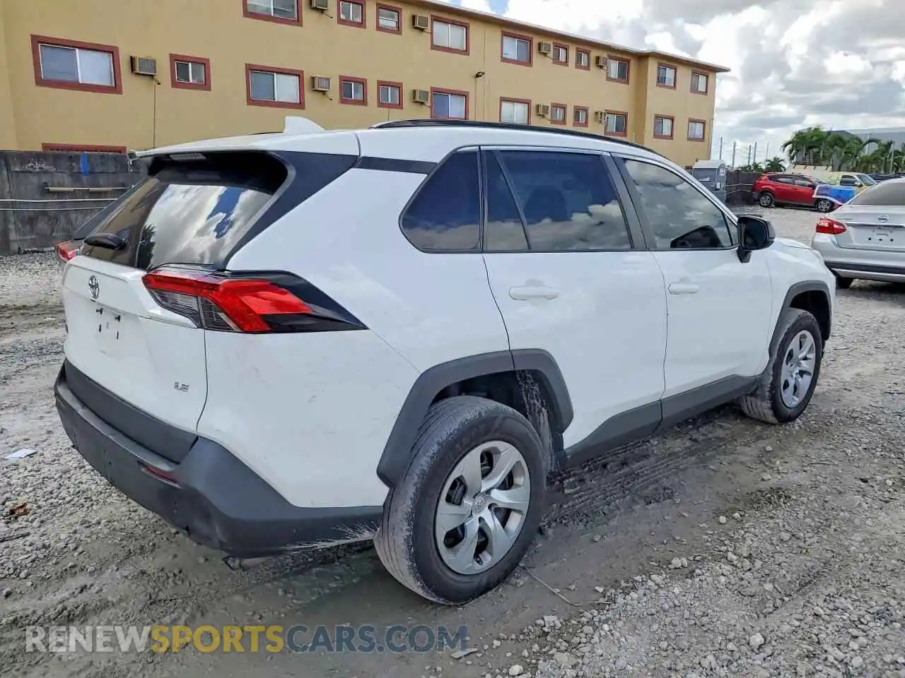3 Photograph of a damaged car 2T3H1RFV0MC134825 TOYOTA RAV4 2021