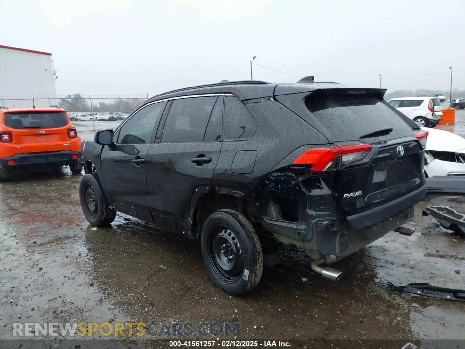 3 Photograph of a damaged car 2T3H1RFV0MC137823 TOYOTA RAV4 2021