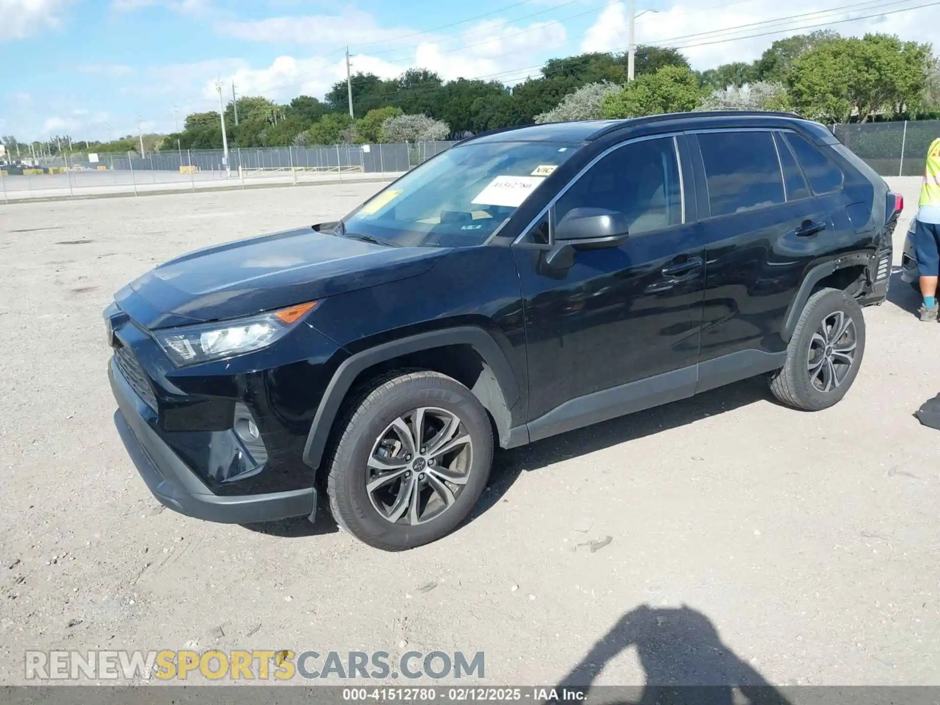 2 Photograph of a damaged car 2T3H1RFV0MC142410 TOYOTA RAV4 2021