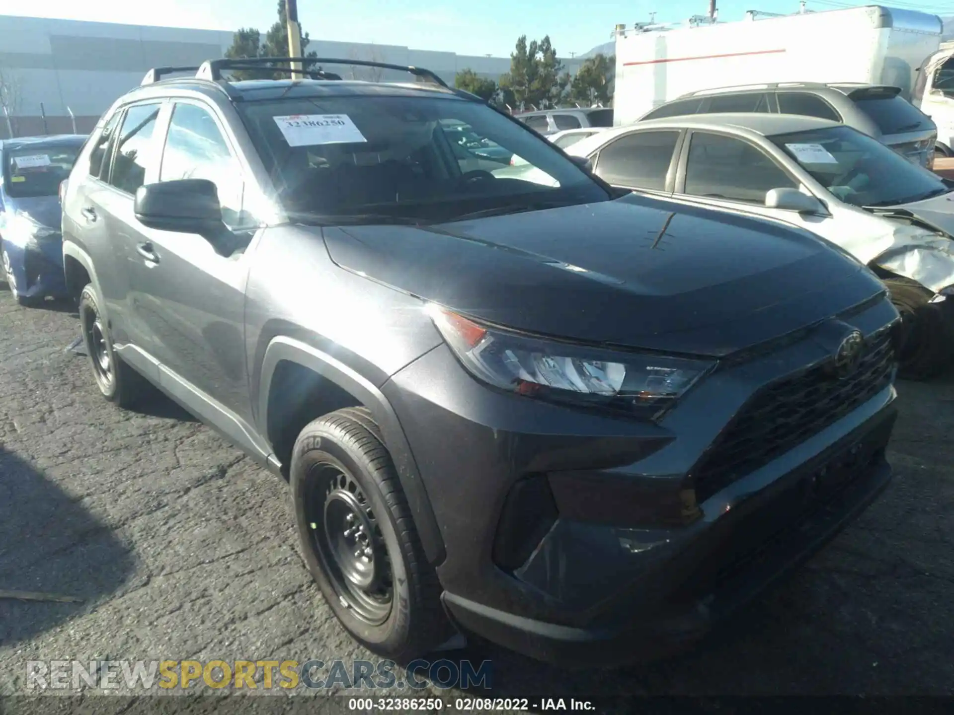 1 Photograph of a damaged car 2T3H1RFV0MC168747 TOYOTA RAV4 2021