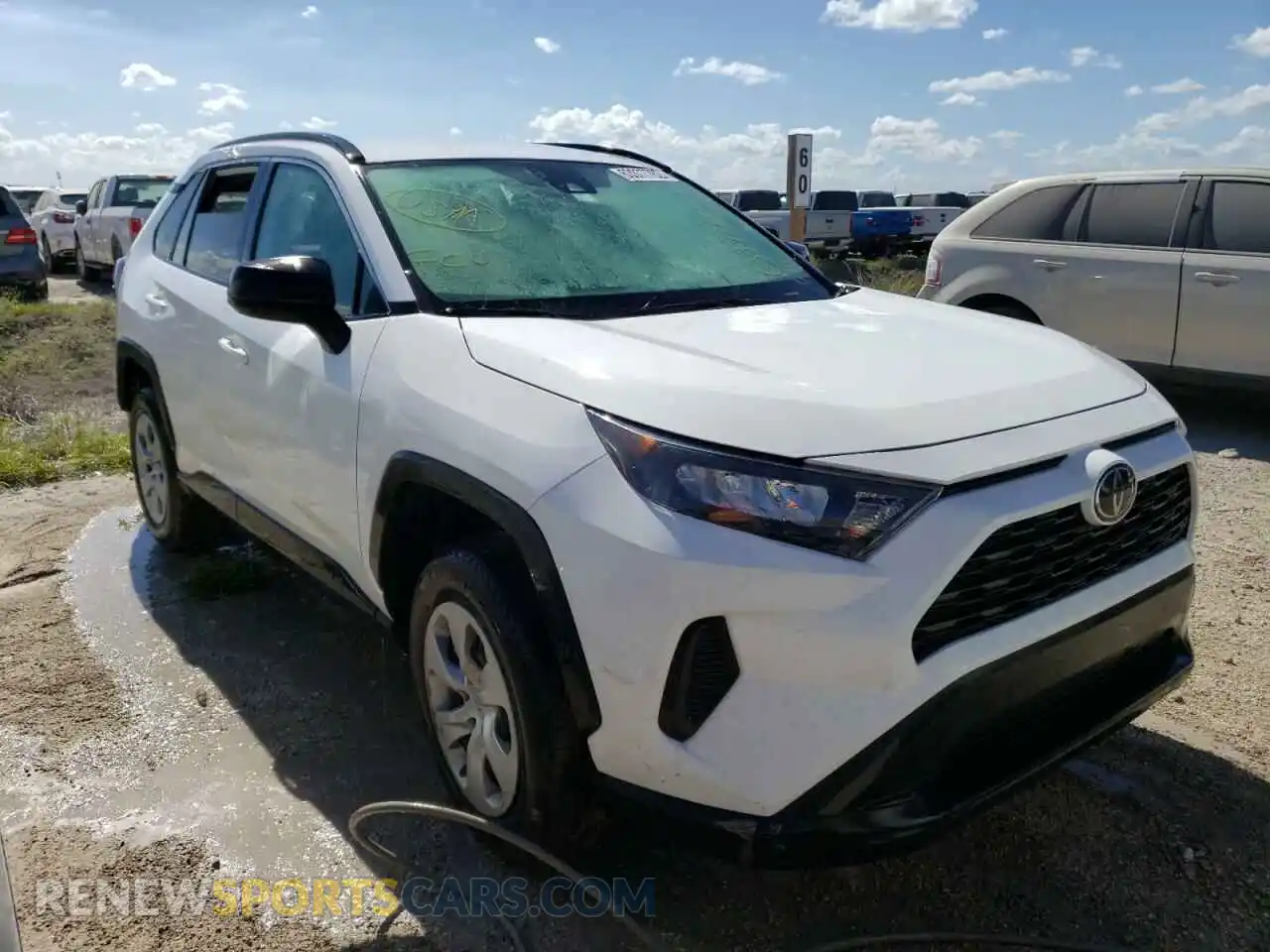 1 Photograph of a damaged car 2T3H1RFV0MC172457 TOYOTA RAV4 2021