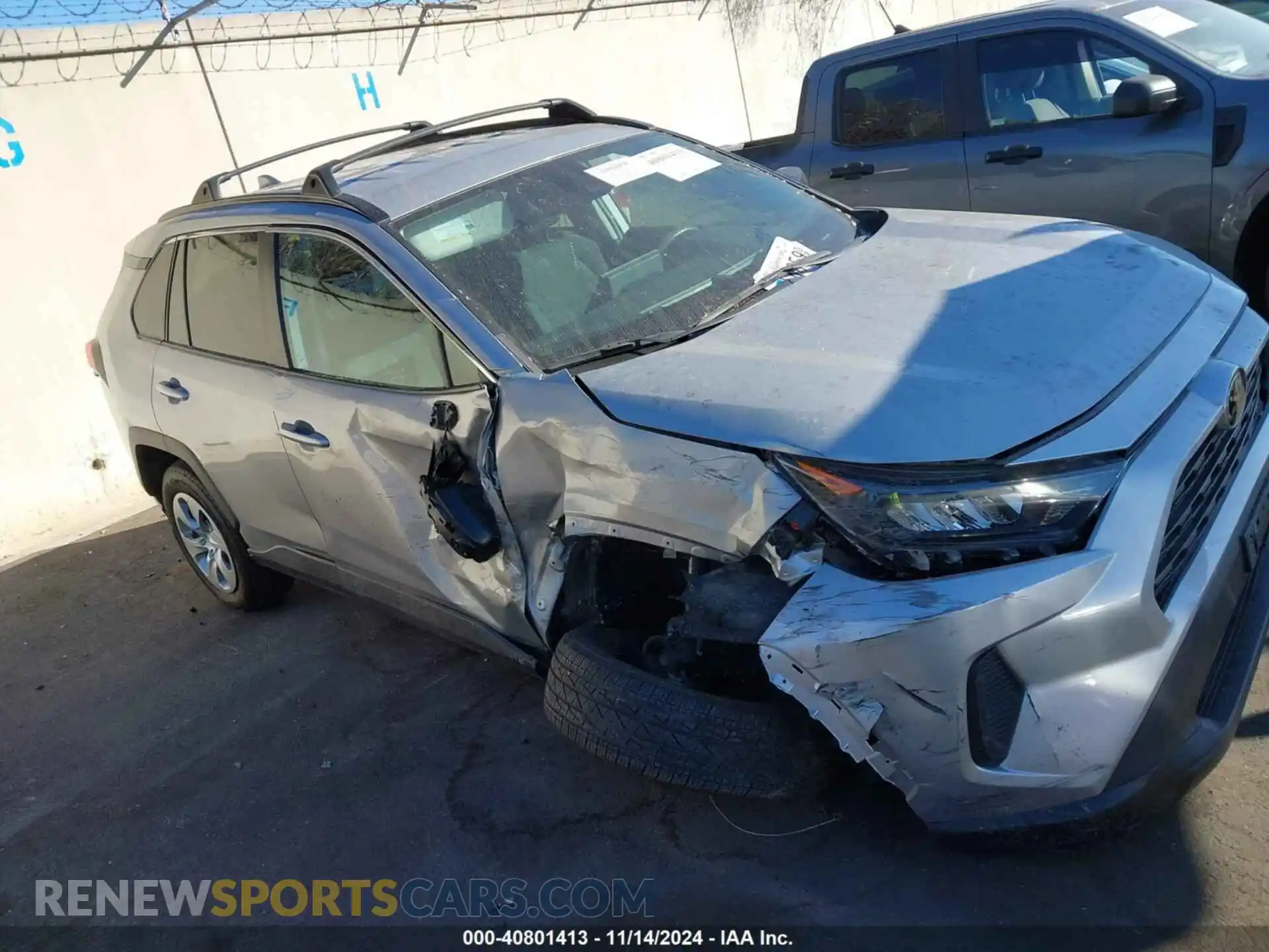 1 Photograph of a damaged car 2T3H1RFV0MW131339 TOYOTA RAV4 2021