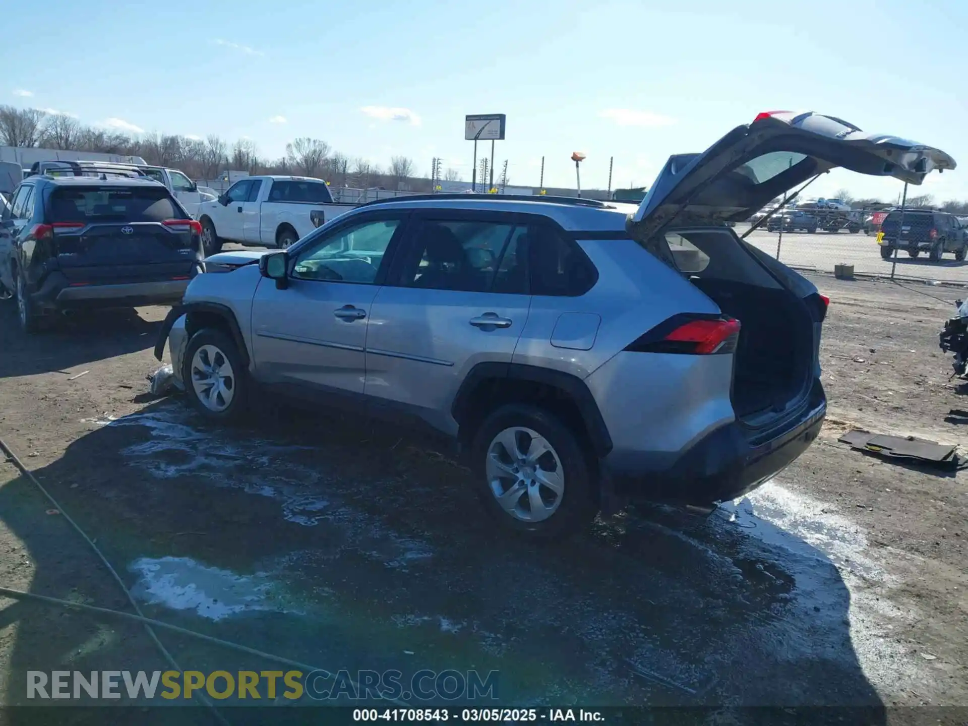 3 Photograph of a damaged car 2T3H1RFV1MC099020 TOYOTA RAV4 2021