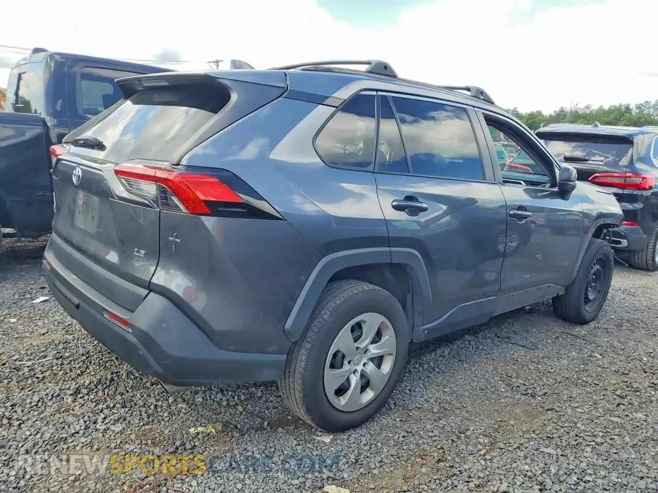 3 Photograph of a damaged car 2T3H1RFV1MC146417 TOYOTA RAV4 2021