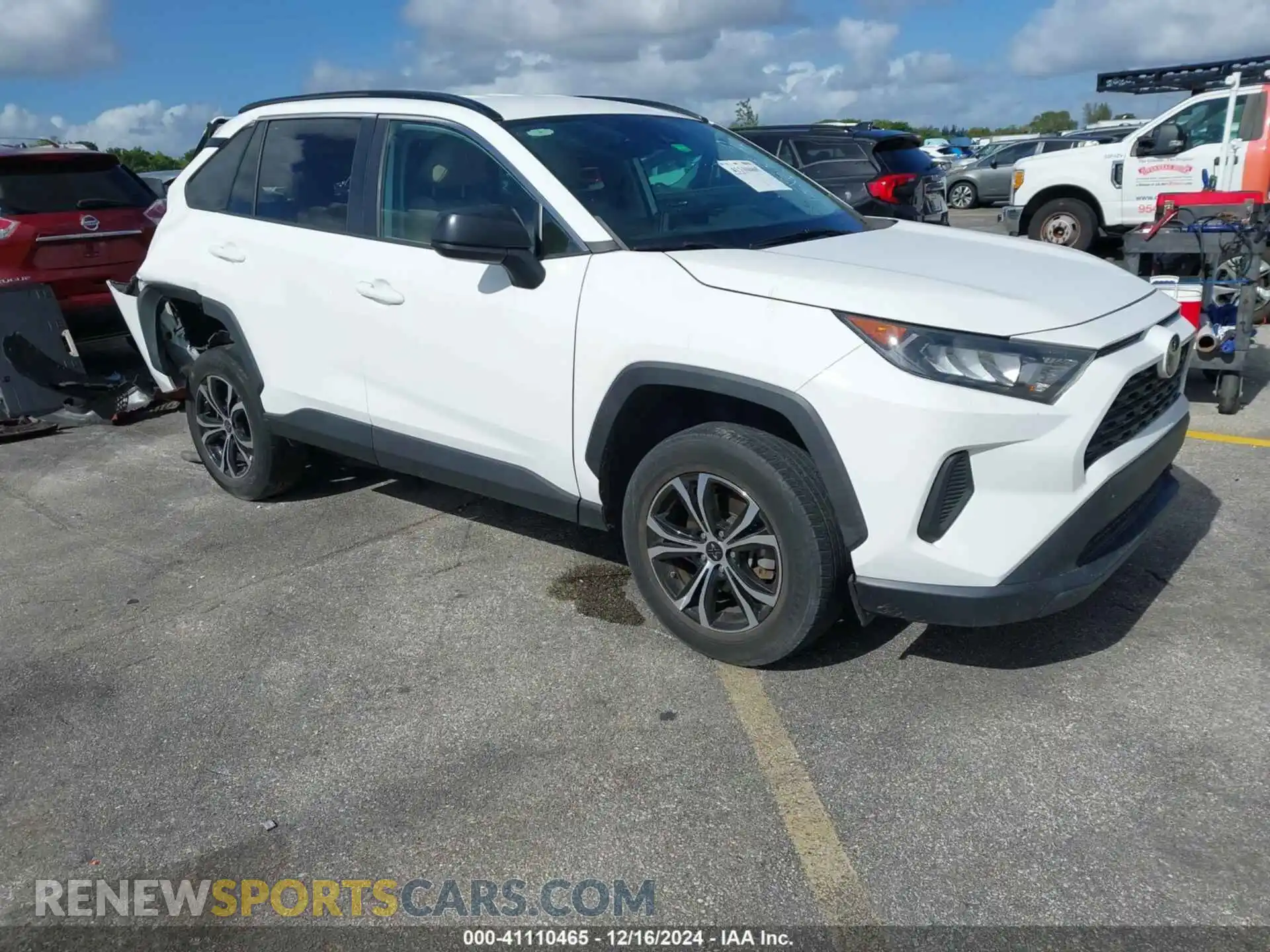 1 Photograph of a damaged car 2T3H1RFV1MC160267 TOYOTA RAV4 2021
