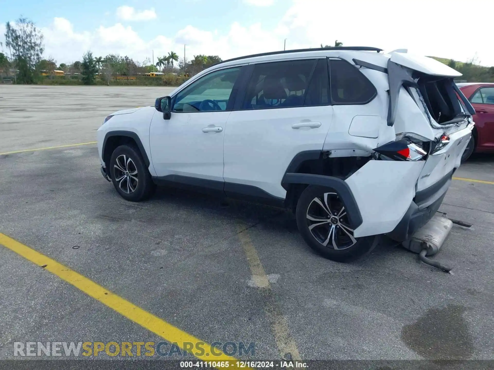 3 Photograph of a damaged car 2T3H1RFV1MC160267 TOYOTA RAV4 2021
