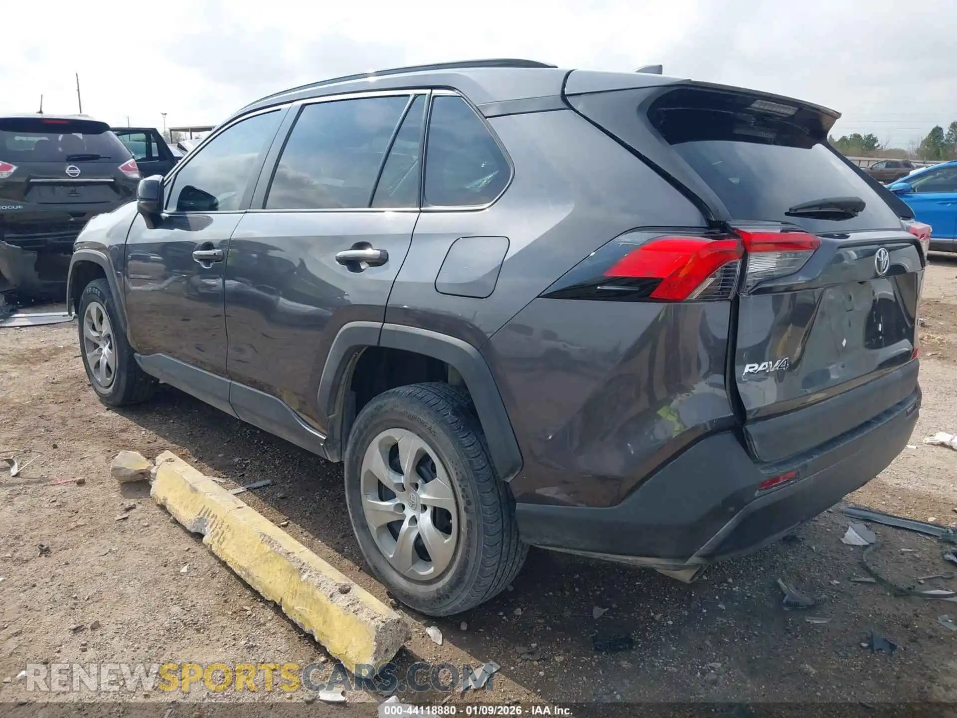 3 Photograph of a damaged car 2T3H1RFV1MW125260 TOYOTA RAV4 2021