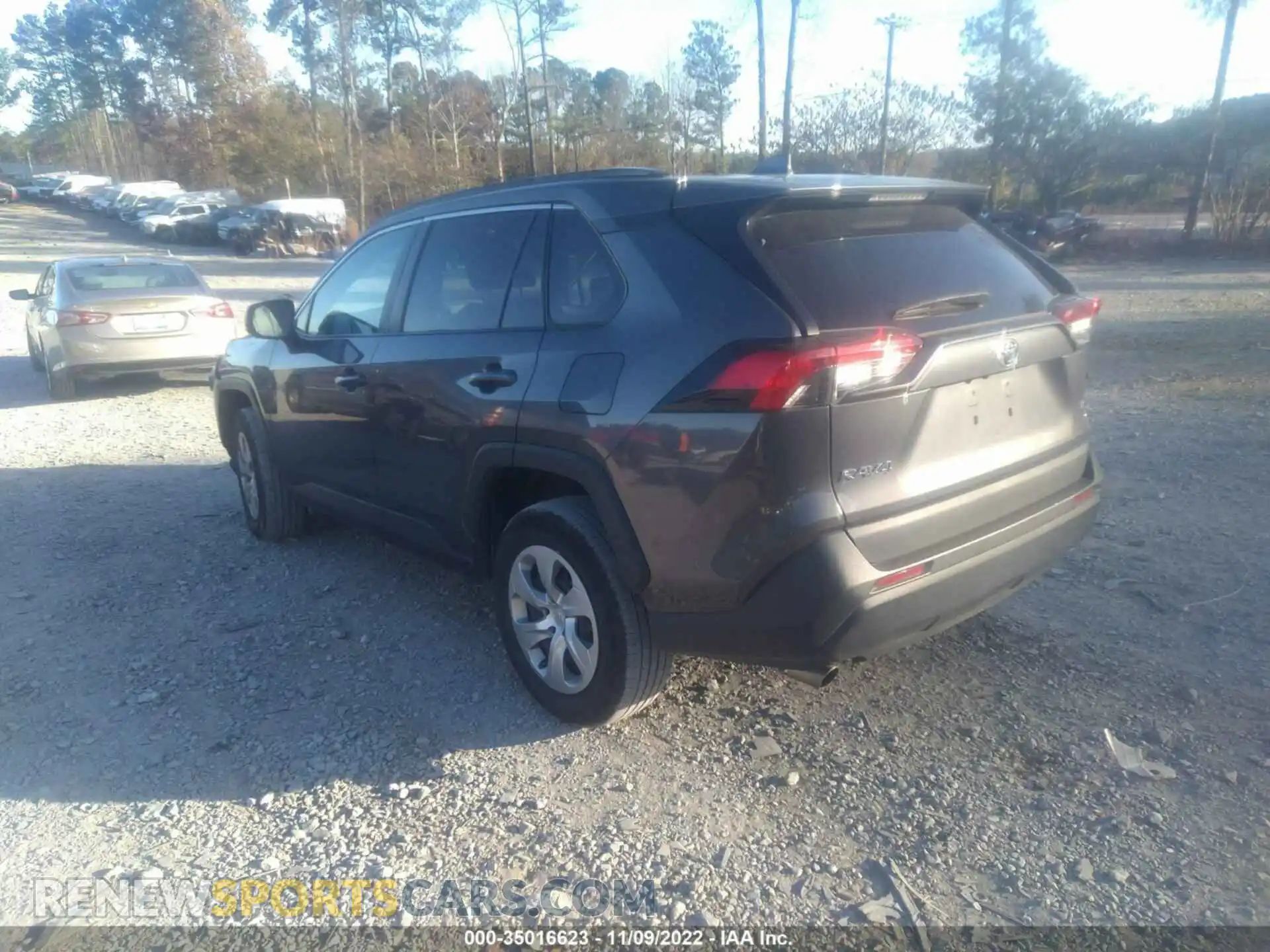 3 Фотография поврежденного автомобиля 2T3H1RFV1MW142463 TOYOTA RAV4 2021