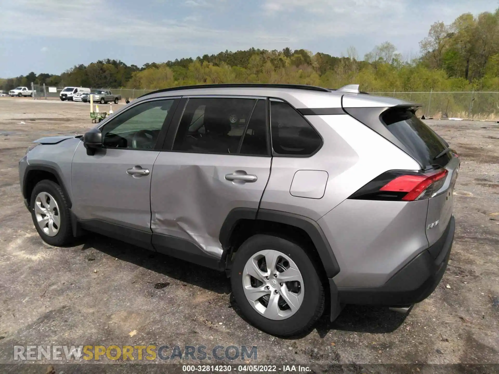 3 Photograph of a damaged car 2T3H1RFV2MC098975 TOYOTA RAV4 2021