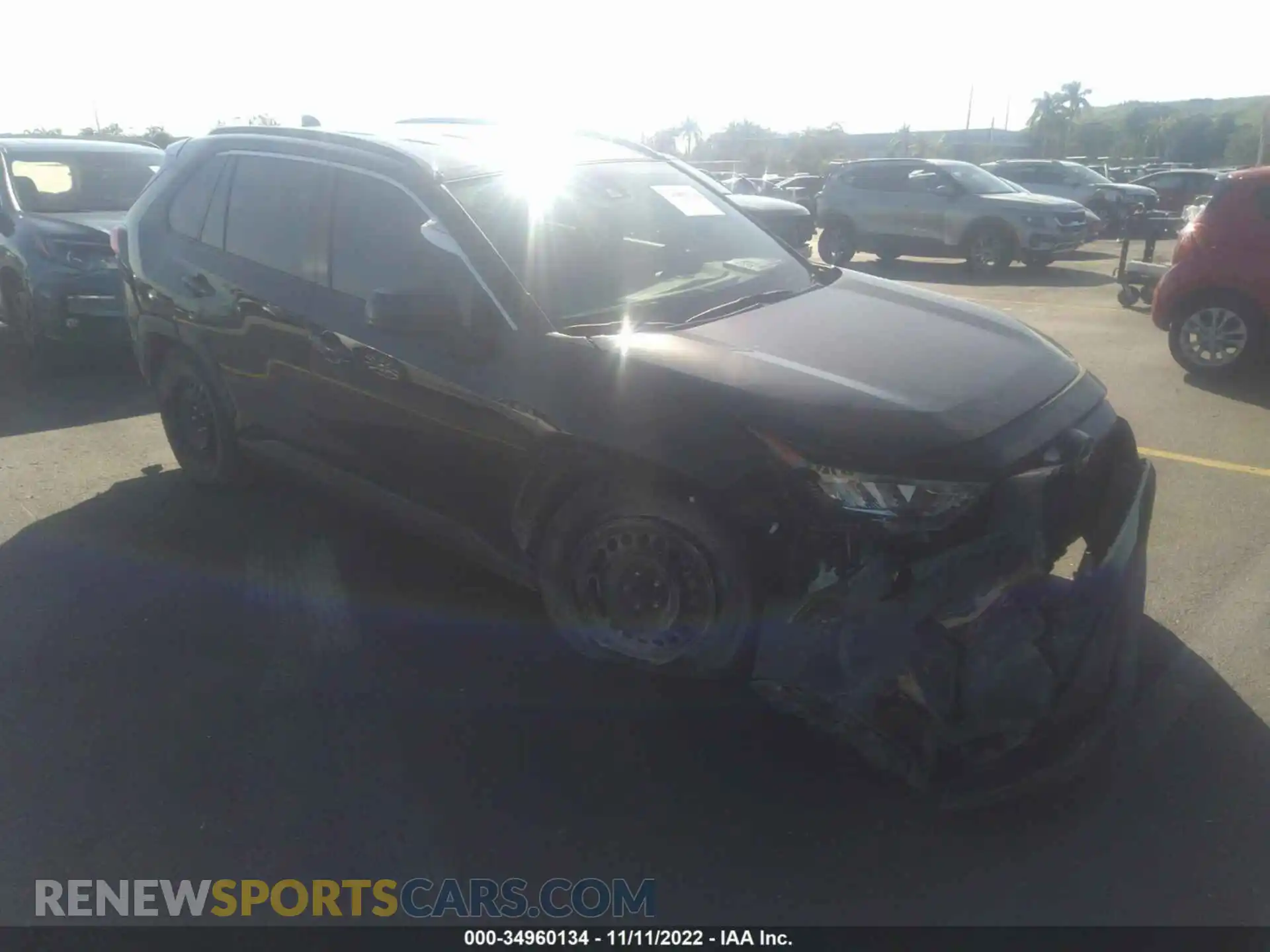 1 Photograph of a damaged car 2T3H1RFV2MC101471 TOYOTA RAV4 2021