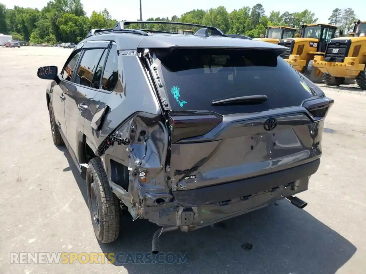 3 Photograph of a damaged car 2T3H1RFV2MC110025 TOYOTA RAV4 2021