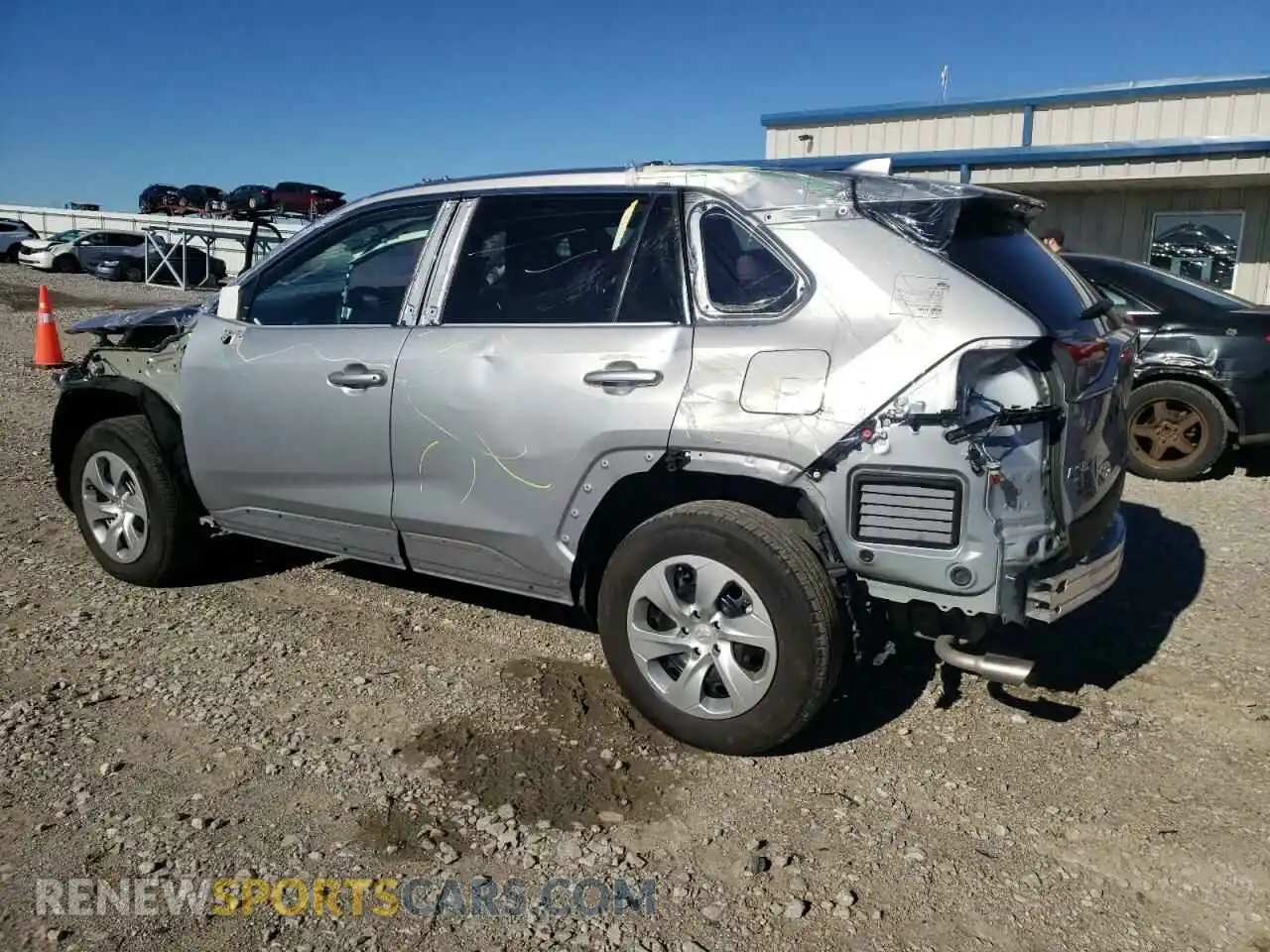 3 Photograph of a damaged car 2T3H1RFV2MC117234 TOYOTA RAV4 2021